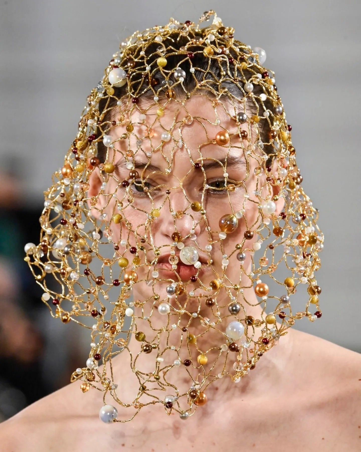 Hinh anh Phan Huy dệt nên giấc mộng hoàng triều với "Cành Vàng Lá Ngọc" tại Haute Couture SS26 28