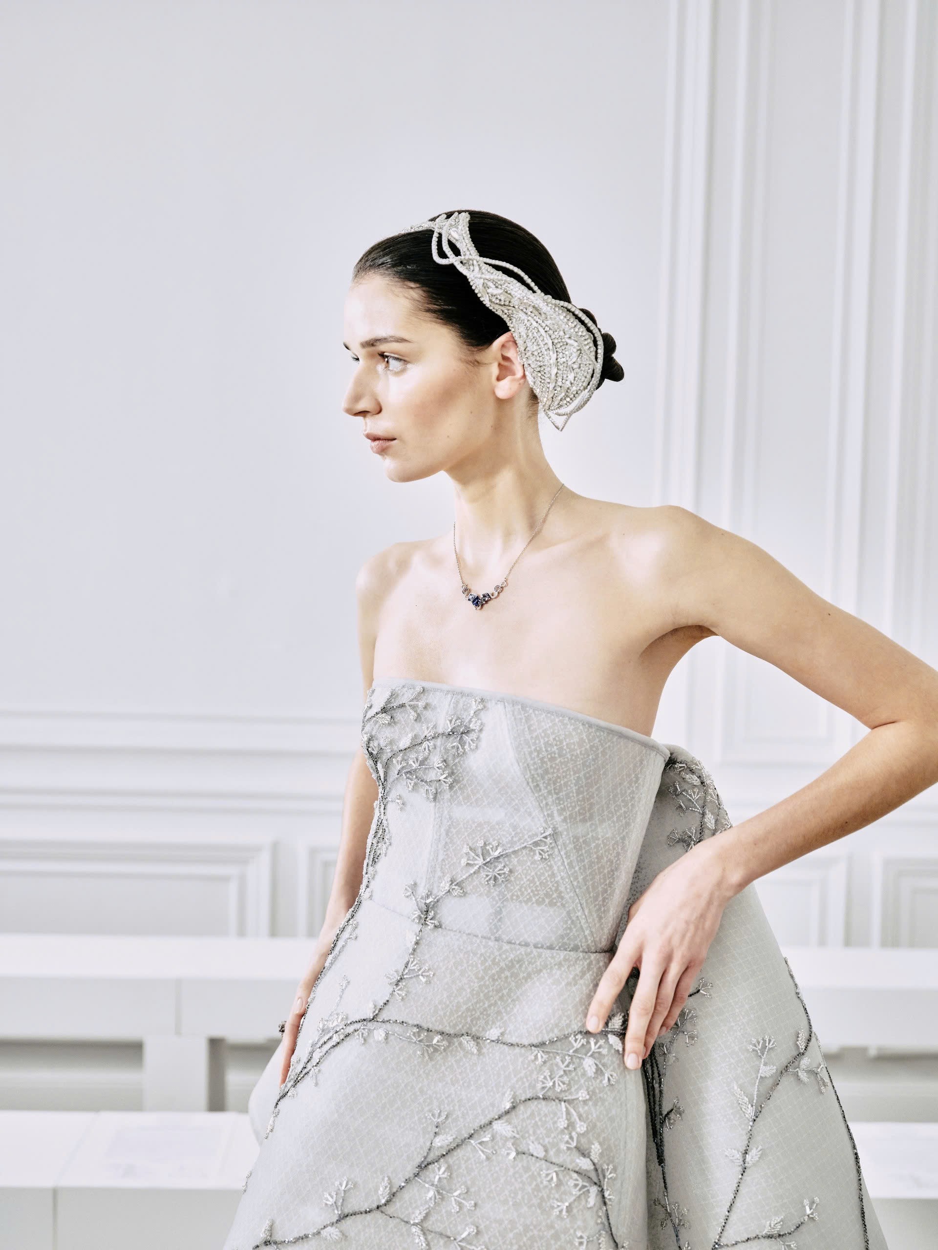 Hinh anh Phan Huy dệt nên giấc mộng hoàng triều với "Cành Vàng Lá Ngọc" tại Haute Couture SS26 13