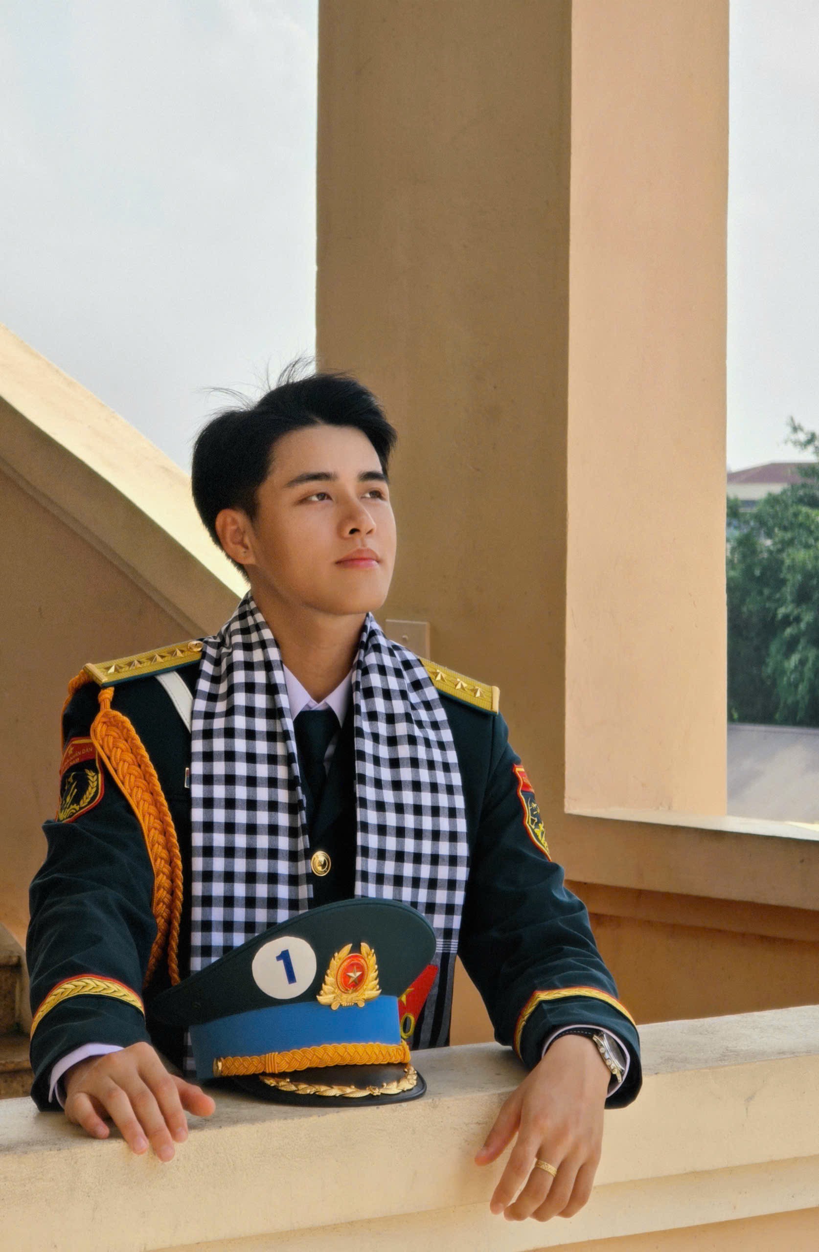 Hinh anh Cứ đi rồi sẽ có đường. Bởi trước khi trở thành một lối mòn, mọi con đường vốn dĩ không tồn tại. Chỉ cần ta bắt đầu bước đi, hành trình ấy tự khắc sẽ hình thành. 4