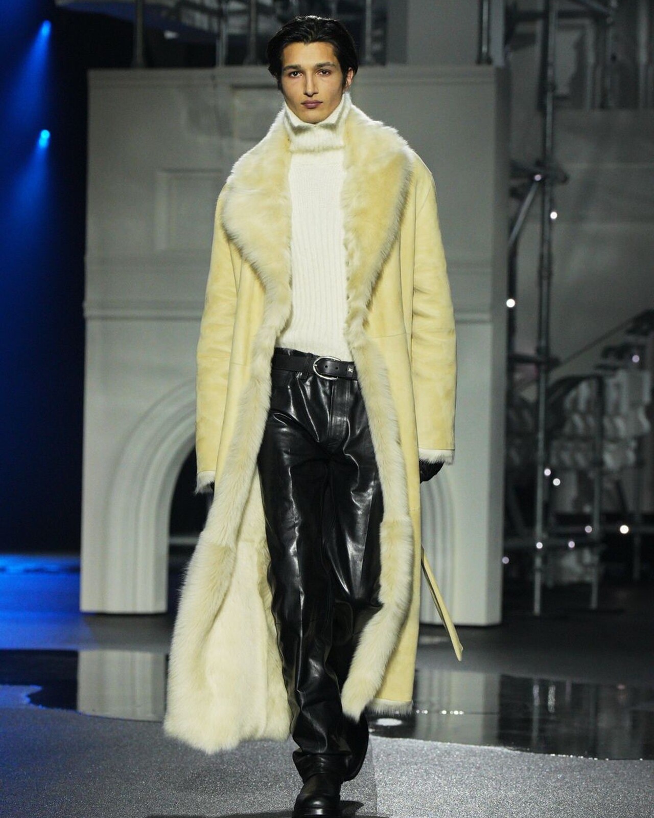 Hinh anh Burberry Thu 2026: Daniel Lee tái định vị di sản trench coat tại London Fashion Week 10