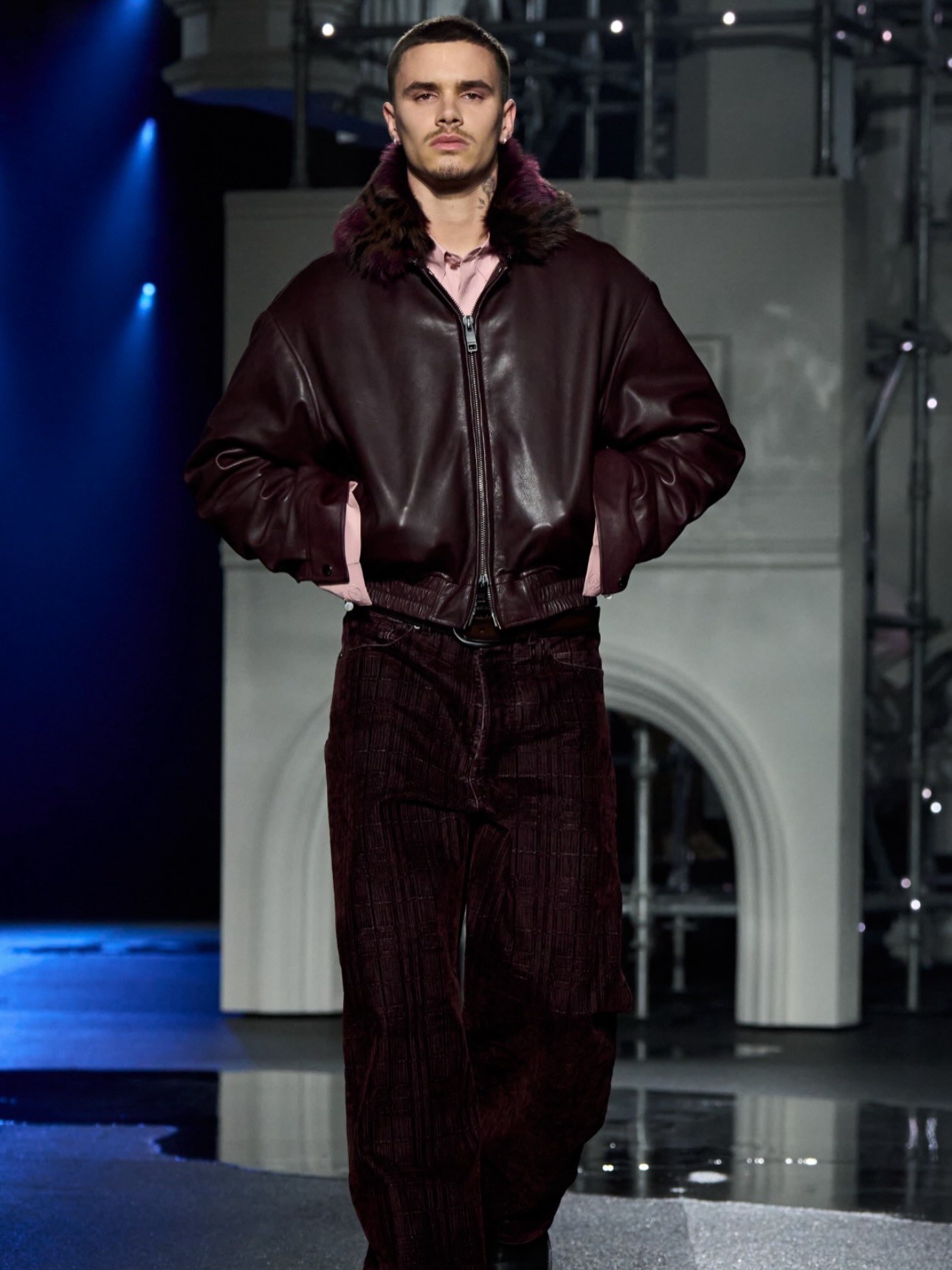 Hinh anh Burberry Thu 2026: Daniel Lee tái định vị di sản trench coat tại London Fashion Week 15