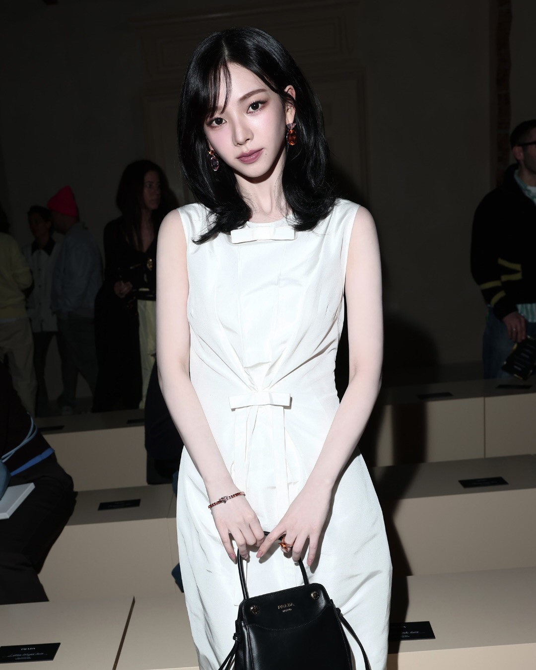 Hinh anh Prada FW 2026: Nghệ thuật layering từ sàn diễn đến đời sống đương đại 1