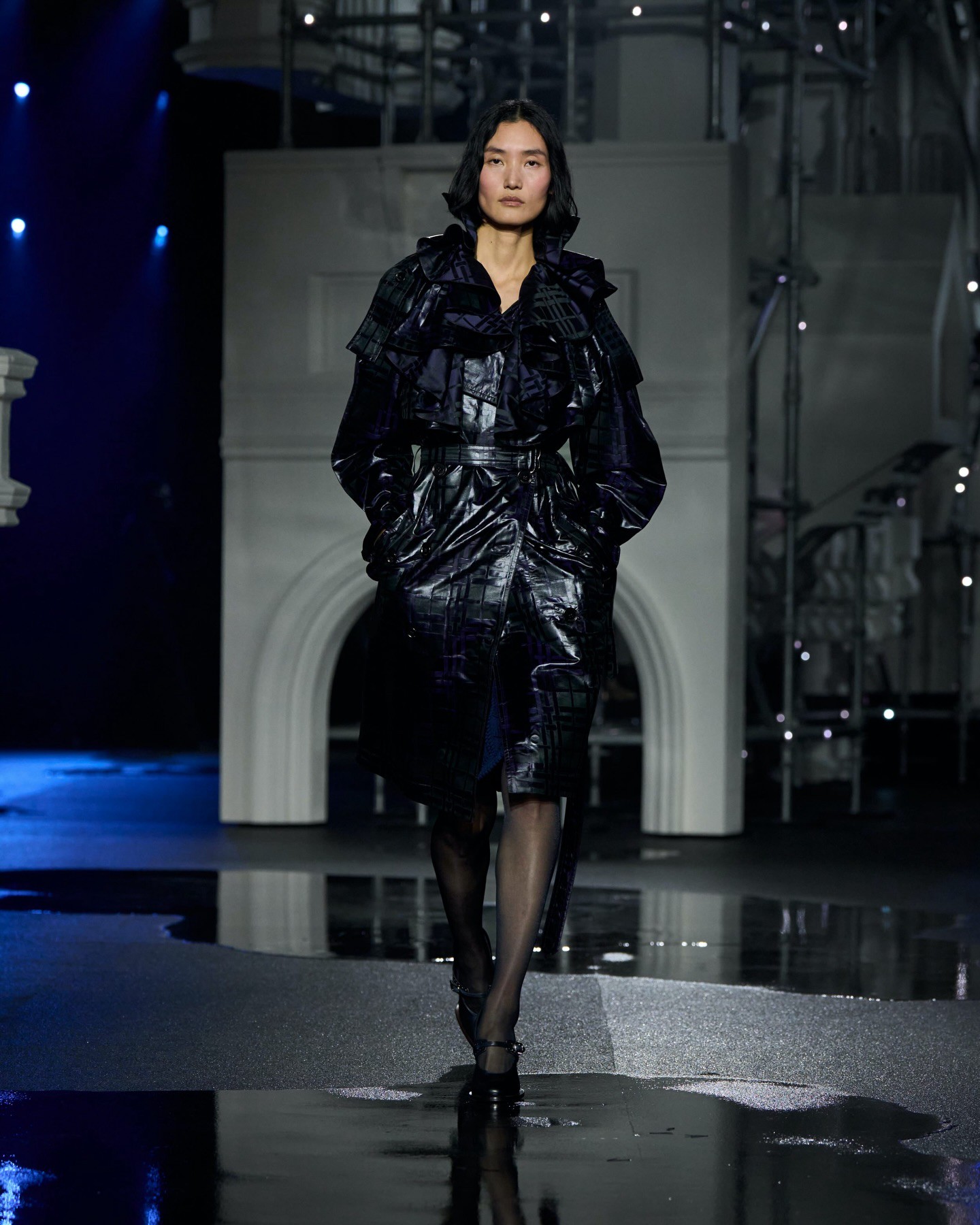 Hinh anh Burberry Thu 2026: Daniel Lee tái định vị di sản trench coat tại London Fashion Week 20