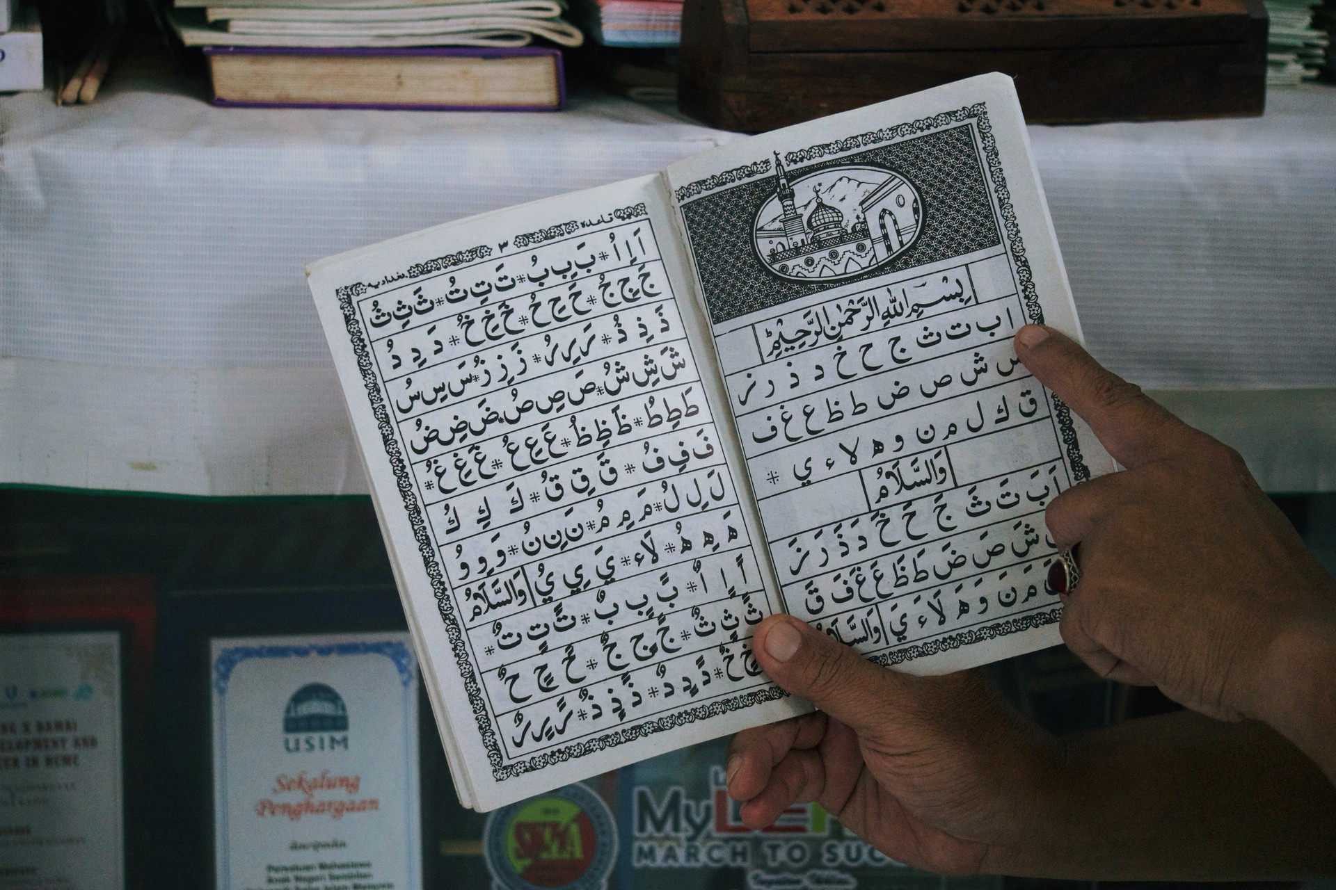 Hinh anh ‘Chợ ẩm thực Hồi giáo’ trong tháng chay Ramadan: Nhịp đập đức tin giữa phố thị 13