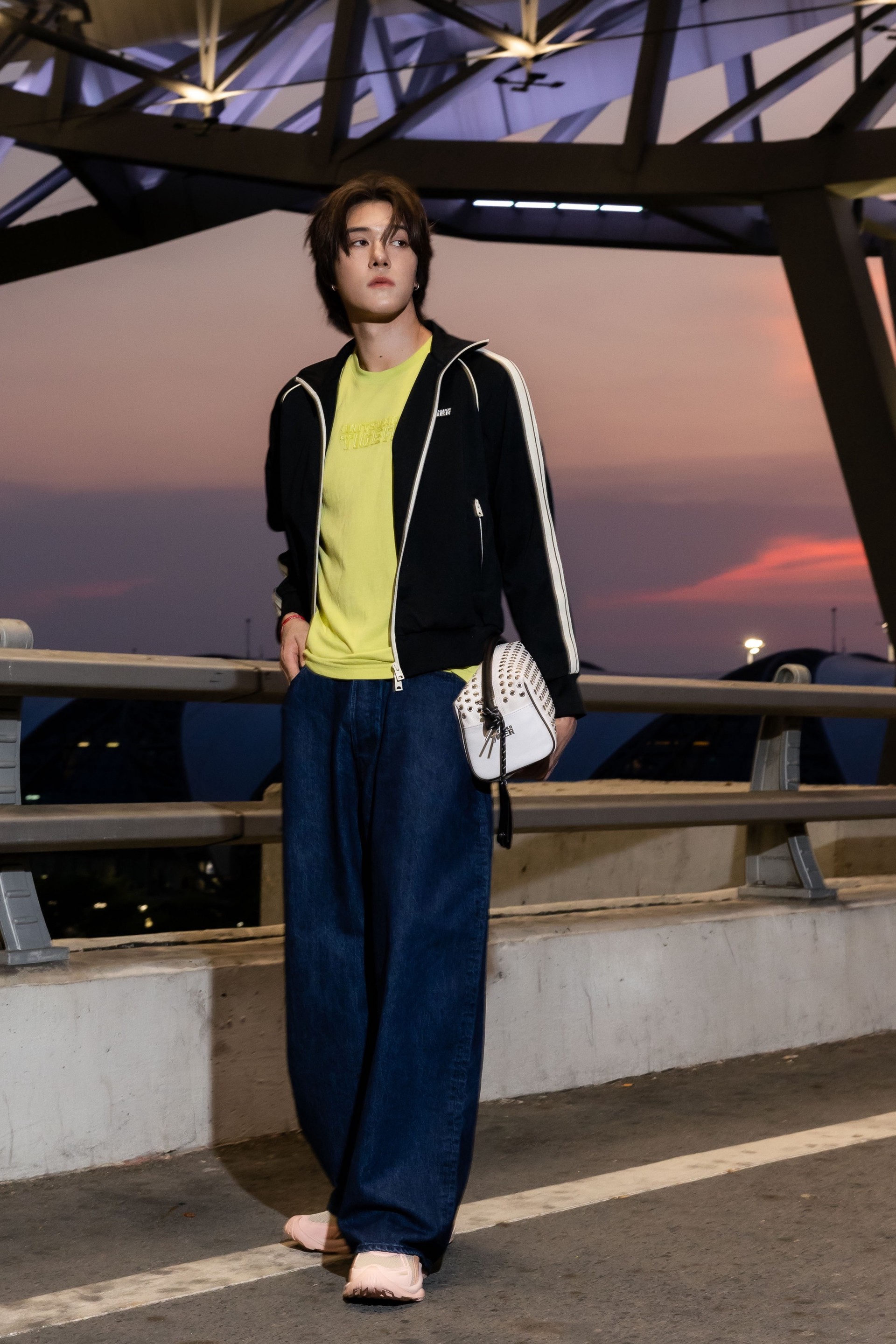 Hinh anh Dàn sao quốc tế hội tụ tại Tuần lễ Thời trang Milan cho show diễn Thu/Đông 2026 của Onitsuka Tiger 4