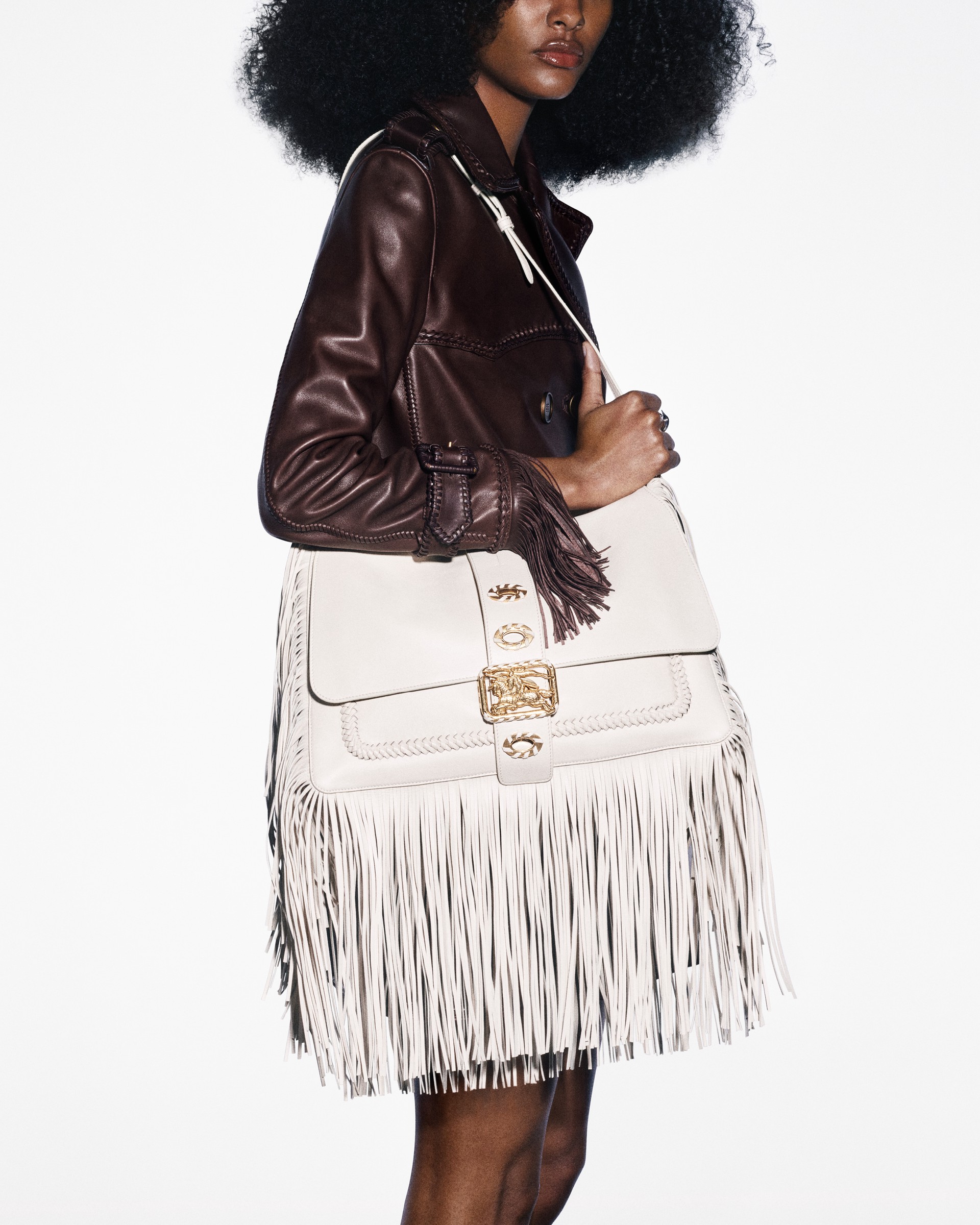 Hinh anh Burberry Unveils Its Summer 2026: Nhịp điệu Daniel Lee 8