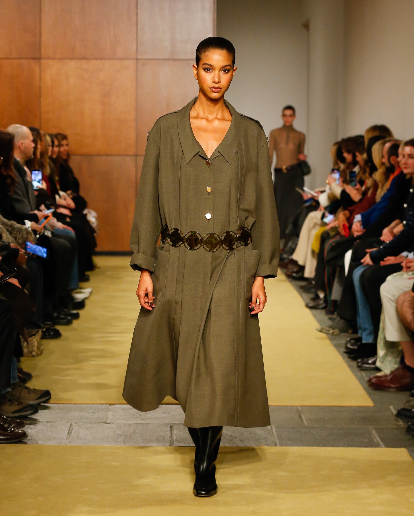 Hinh anh Tory Burch Fall/ Winter 2026: Bàn về sự trường tồn 28