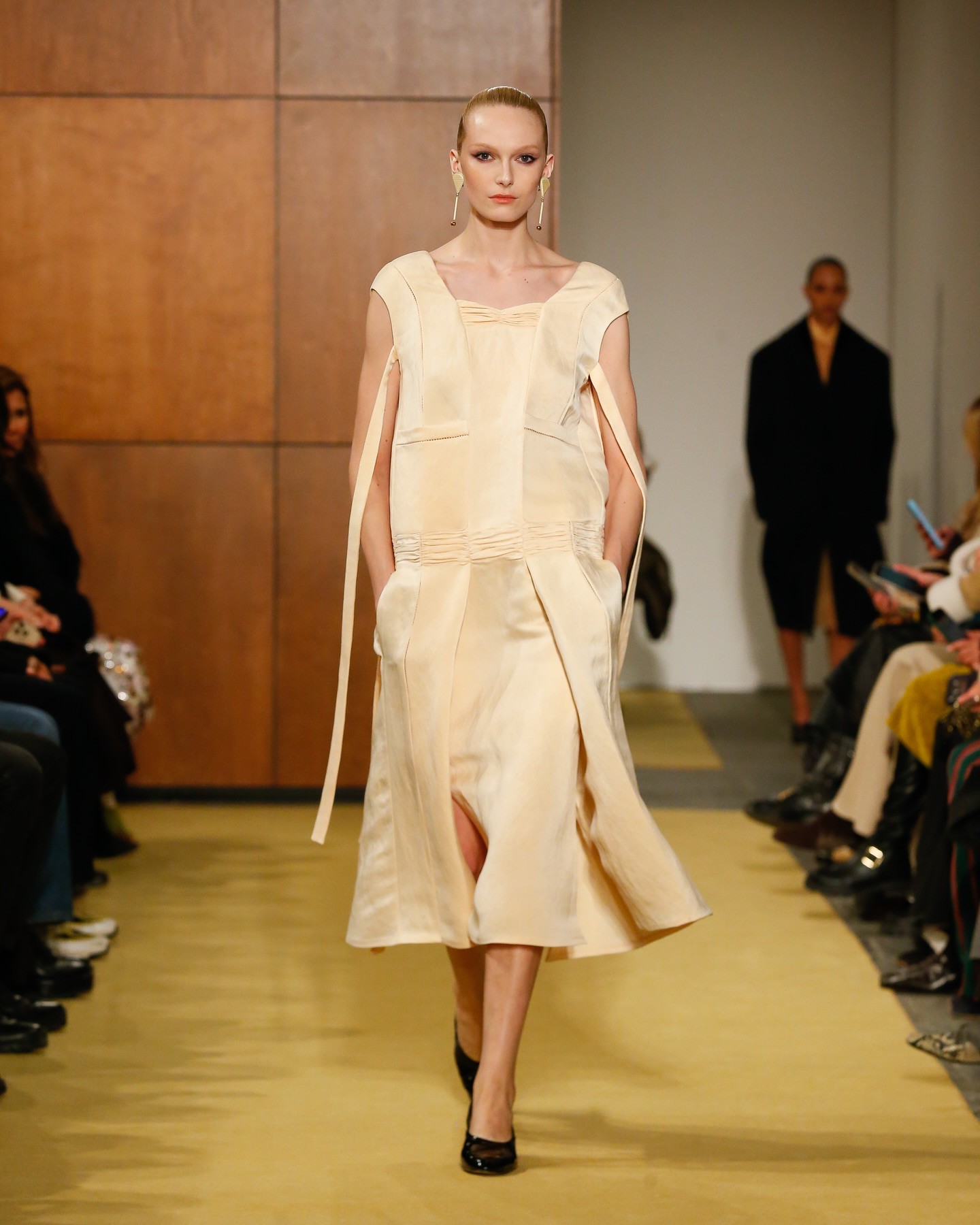 Hinh anh Tory Burch Fall/ Winter 2026: Bàn về sự trường tồn 29