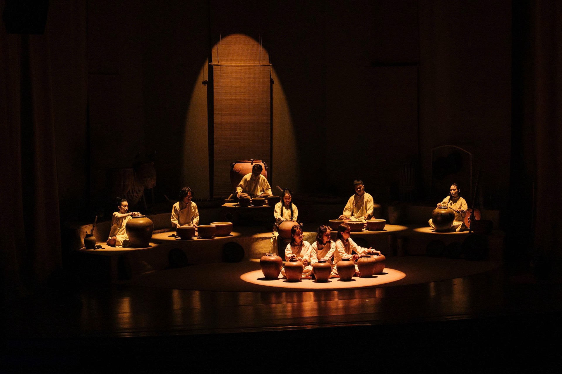 Hinh anh Women in Art: Khi phái đẹp cầm lái con thuyền nghệ thuật đương đại 2