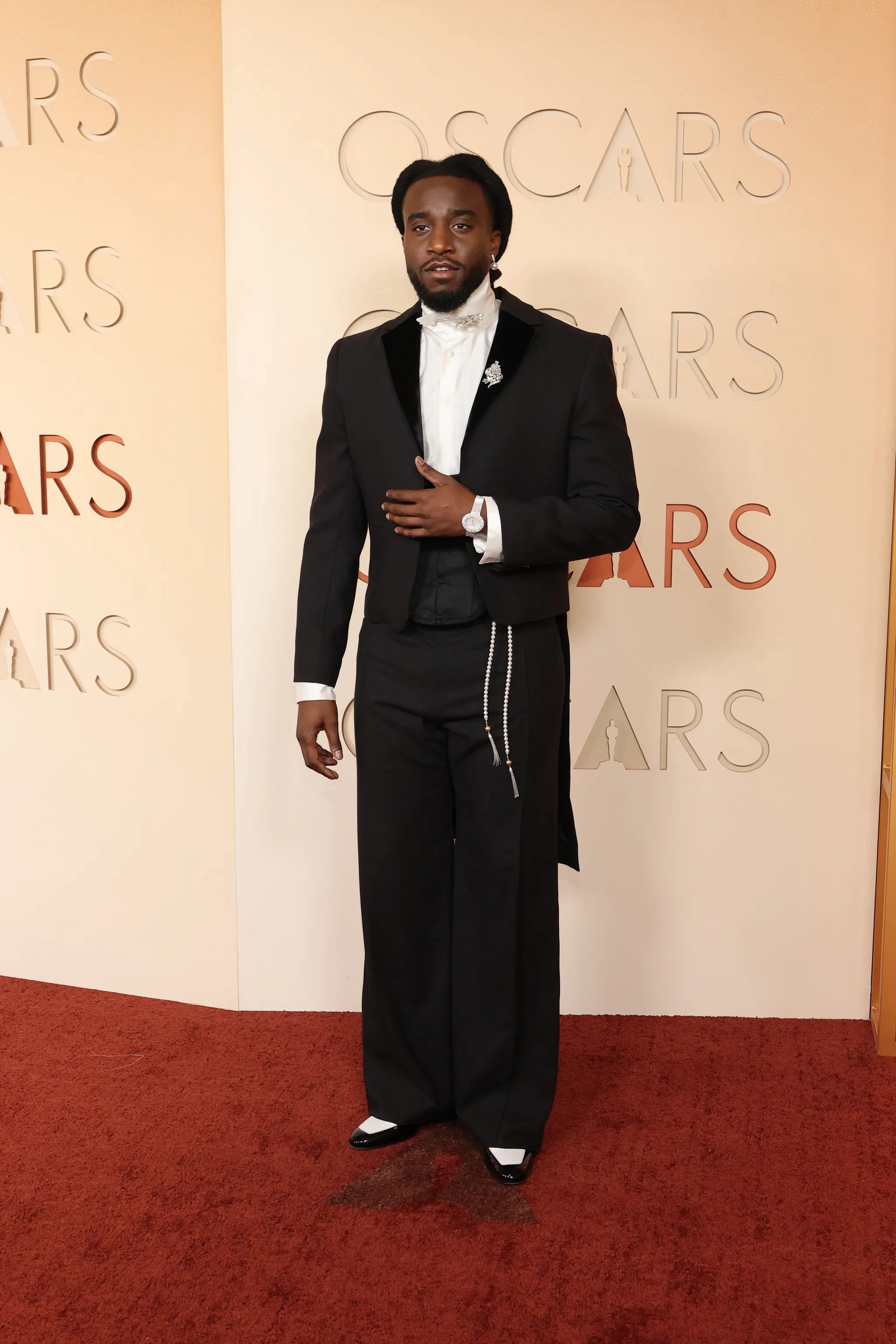 Hinh anh Oscar 2026: Lãnh địa của CHANEL, Dior và các tài tử cũng “lên đồ” ấn tượng 37