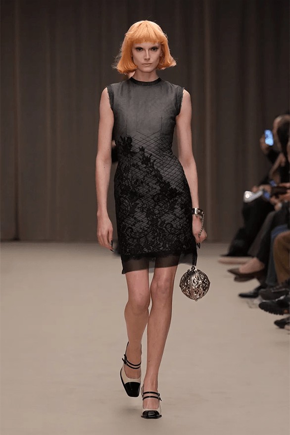 Hinh anh Đâu là những xu hướng làm đẹp được "săn đón" tại Paris Fashion Week 2026?  28