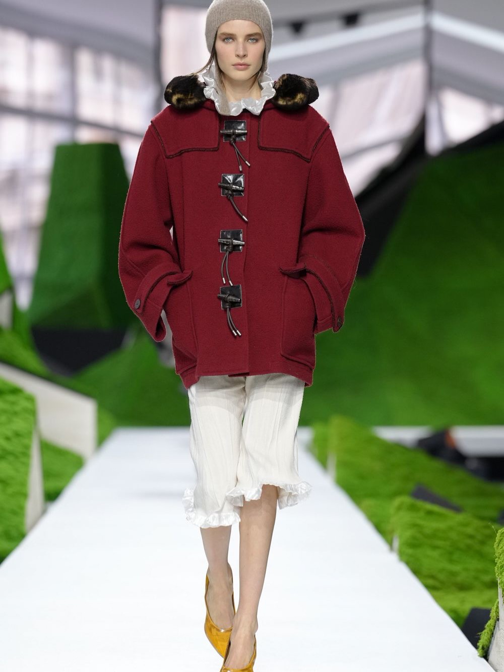 Hinh anh Louis Vuitton Thu Đông 2026: Hành trình thời trang giữa thiên nhiên siêu thực 7