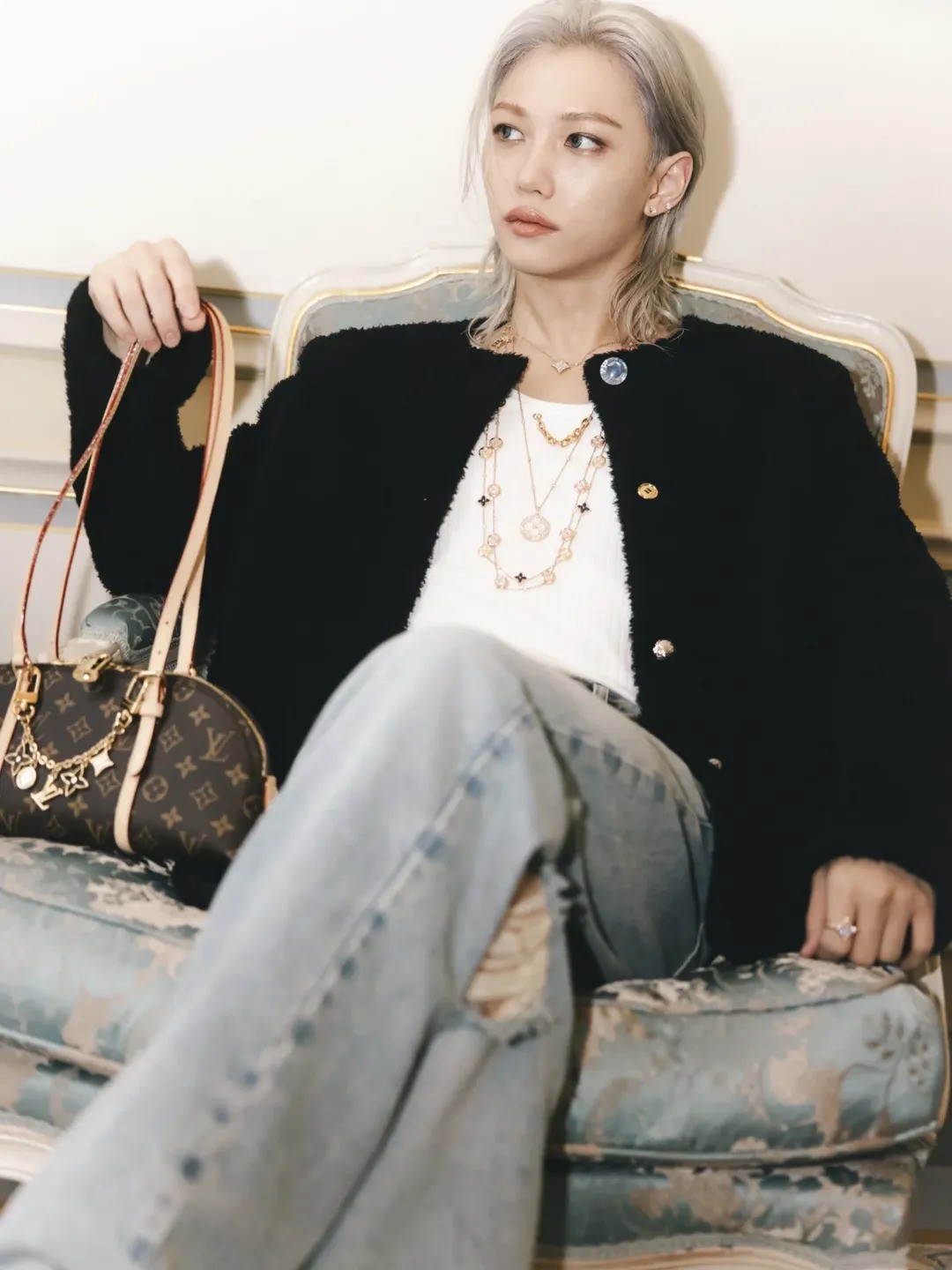 Hinh anh 3 nam thần tượng với phong cách nổi bật tại Paris Fashion Week 2026 5