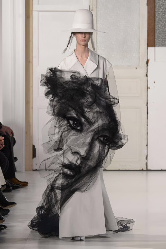 Hinh anh John Galiano và những bí thuật thời trang không thể sao chép 9