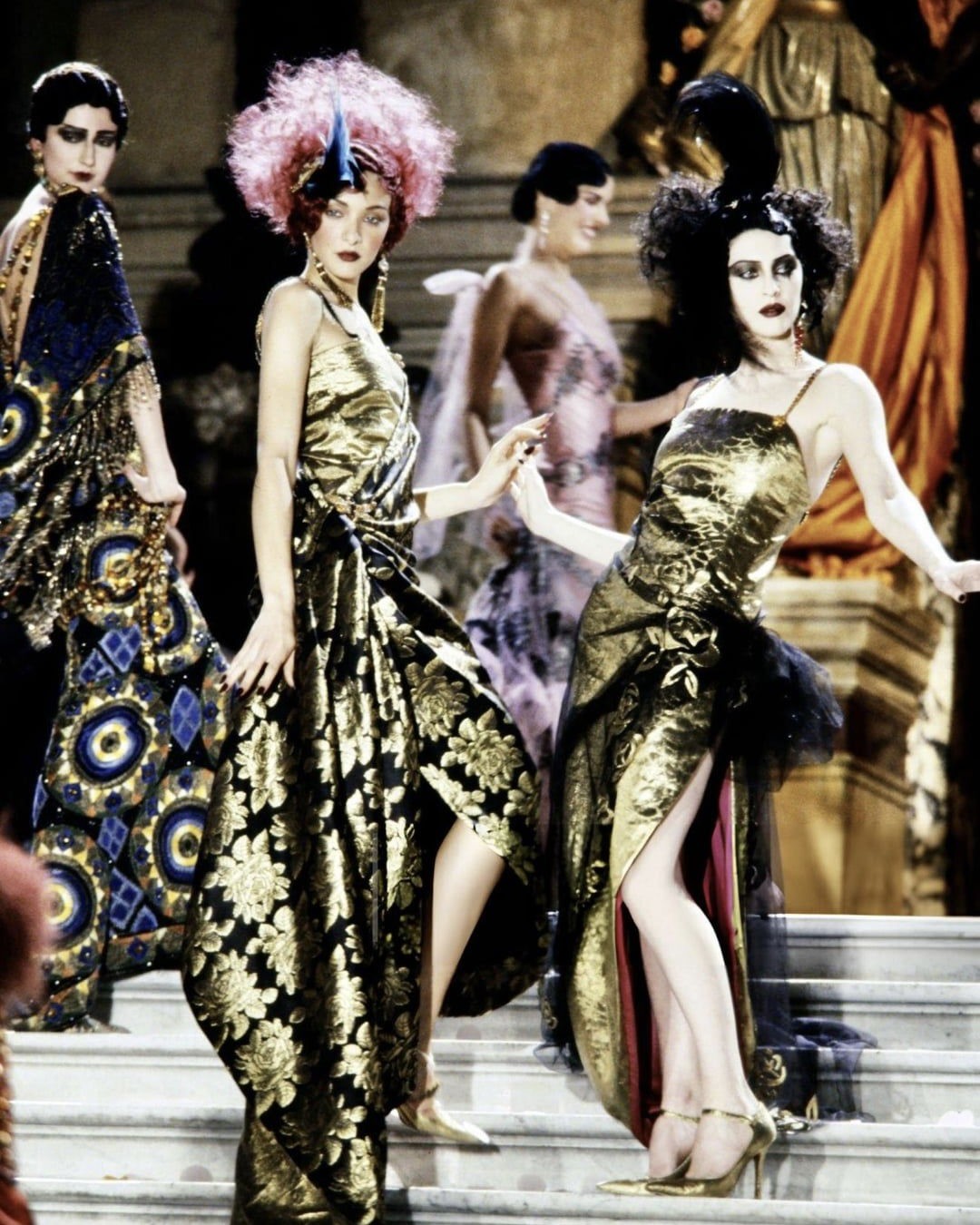 Hinh anh John Galiano và những bí thuật thời trang không thể sao chép 6