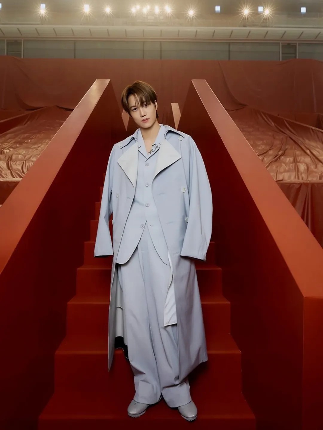 Hinh anh 3 nam thần tượng với phong cách nổi bật tại Paris Fashion Week 2026 4