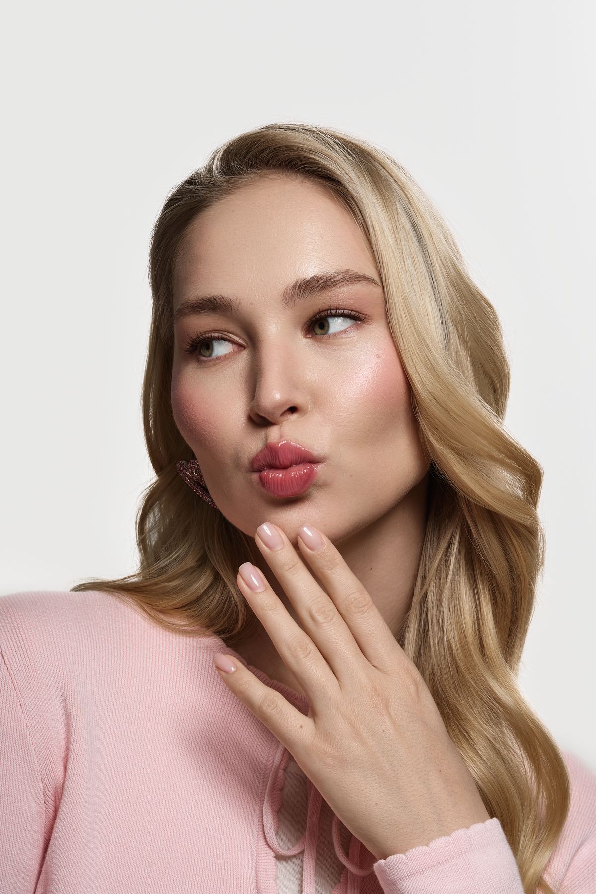 Hinh anh Tuyệt kỹ giữ lớp nền trong veo, mịn ráo trong mùa nồm ẩm 6