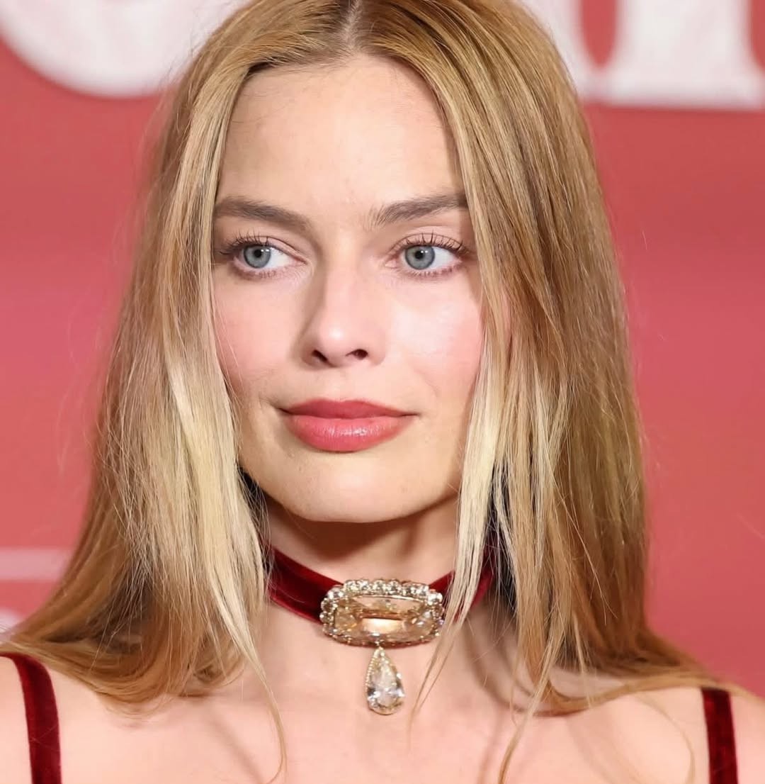 Hinh anh Sáp dưỡng N°1 De CHANEL: Bí quyết điểm tô vẻ đẹp cổ điển của nữ chính 'Đồi Gió Hú' 4