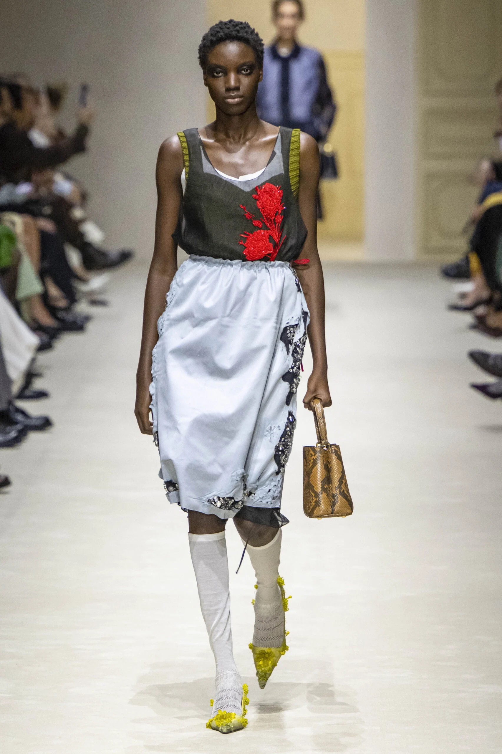 Hinh anh Đâu là những xu hướng làm đẹp được "săn đón" tại Paris Fashion Week 2026?  2