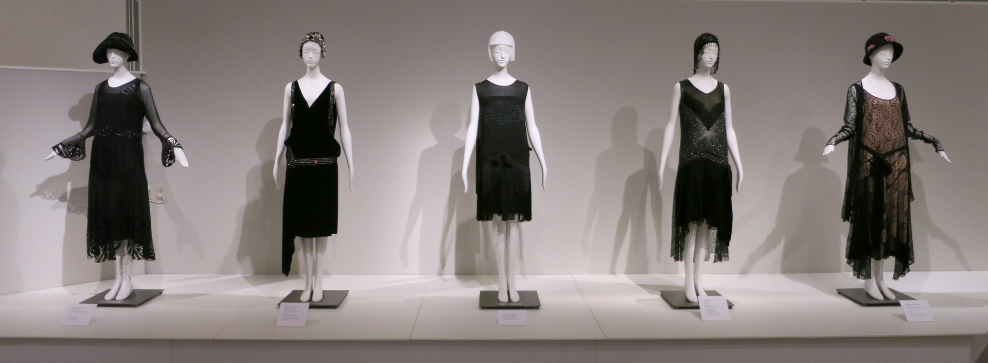 Hinh anh Những bộ Silhouette mang bóng dáng thập niên 1920 của Matthieu Blazy 2