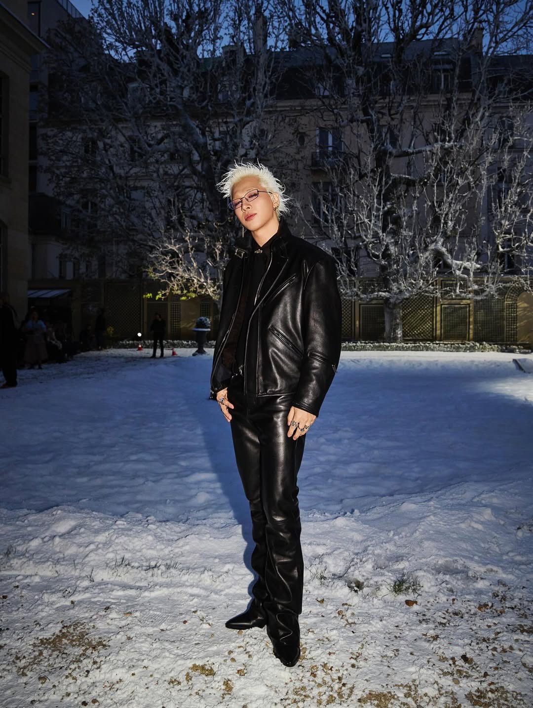 Hinh anh 3 nam thần tượng với phong cách nổi bật tại Paris Fashion Week 2026 2