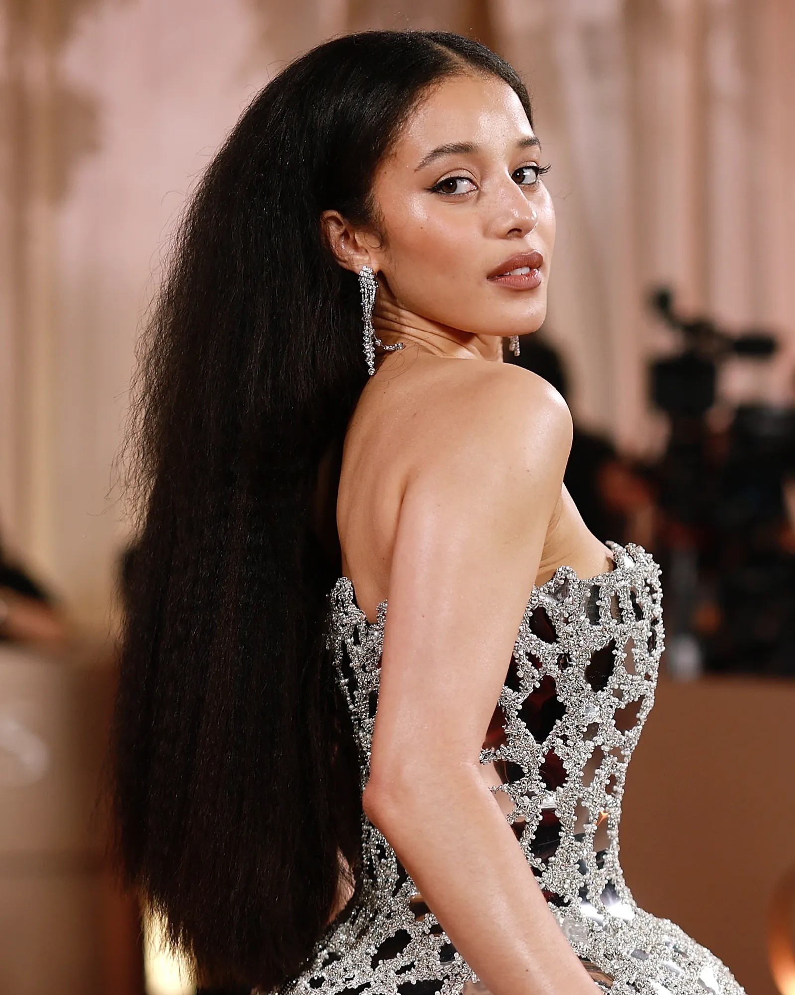 Hinh anh Hair Trends 2026: Kỷ nguyên của những mẫu tóc nhẹ tênh 9