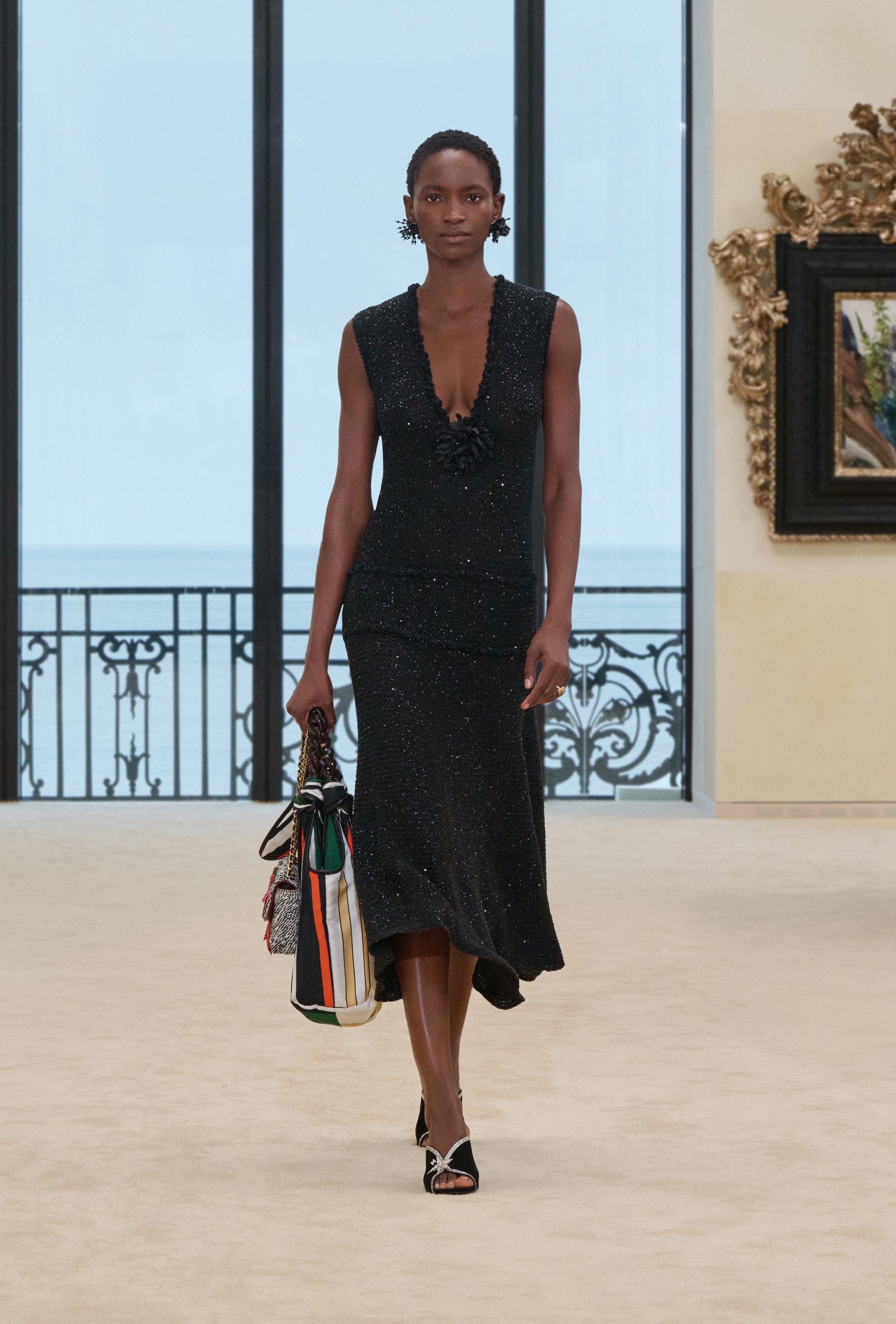 Hinh anh CHANEL Cruise 2026/27: Bản tuyên ngôn tự do từ bệ phóng Biarritz 8