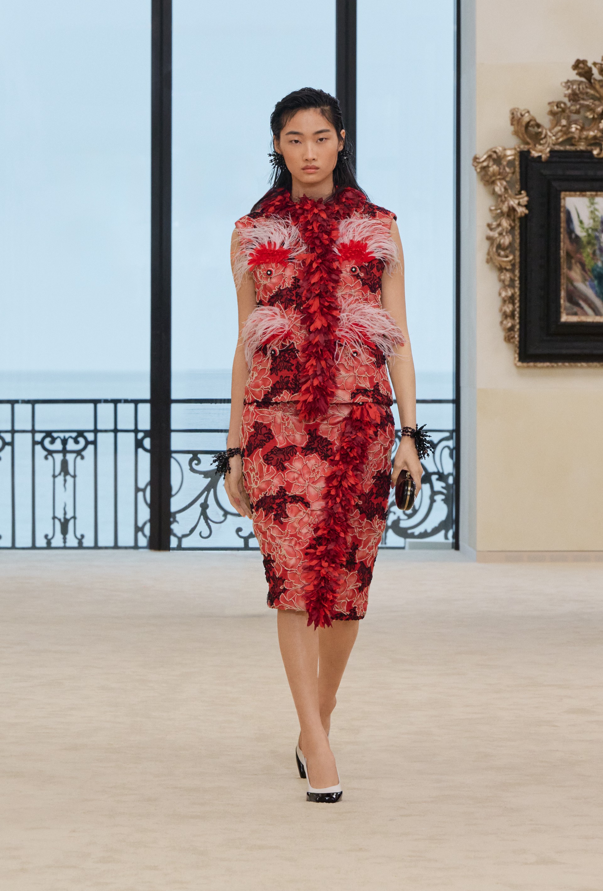 Hinh anh CHANEL Cruise 2026/27: Bản tuyên ngôn tự do từ bệ phóng Biarritz 23