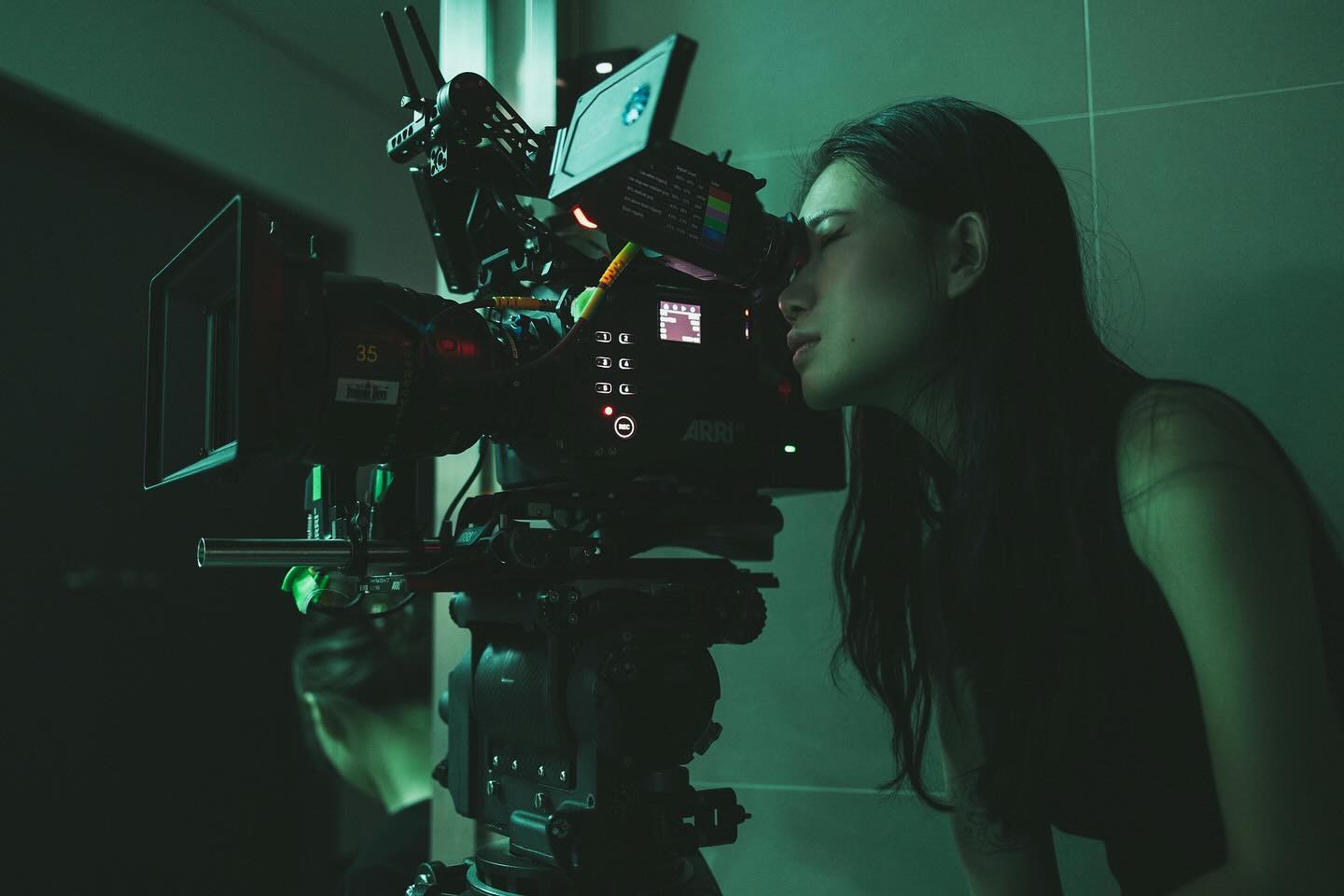 Hinh anh Sự ghi nhận này được trao cho một nhà quay phim trẻ có tư duy hình ảnh phản chiếu tinh thần đổi mới và tiêu chuẩn xuất sắc mà chúng tôi theo đuổi suốt 91 năm qua. Linh Đan sẽ được tiếp cận những công nghệ Angénieux tốt nhất cho dự án tiếp theo của mình. 1