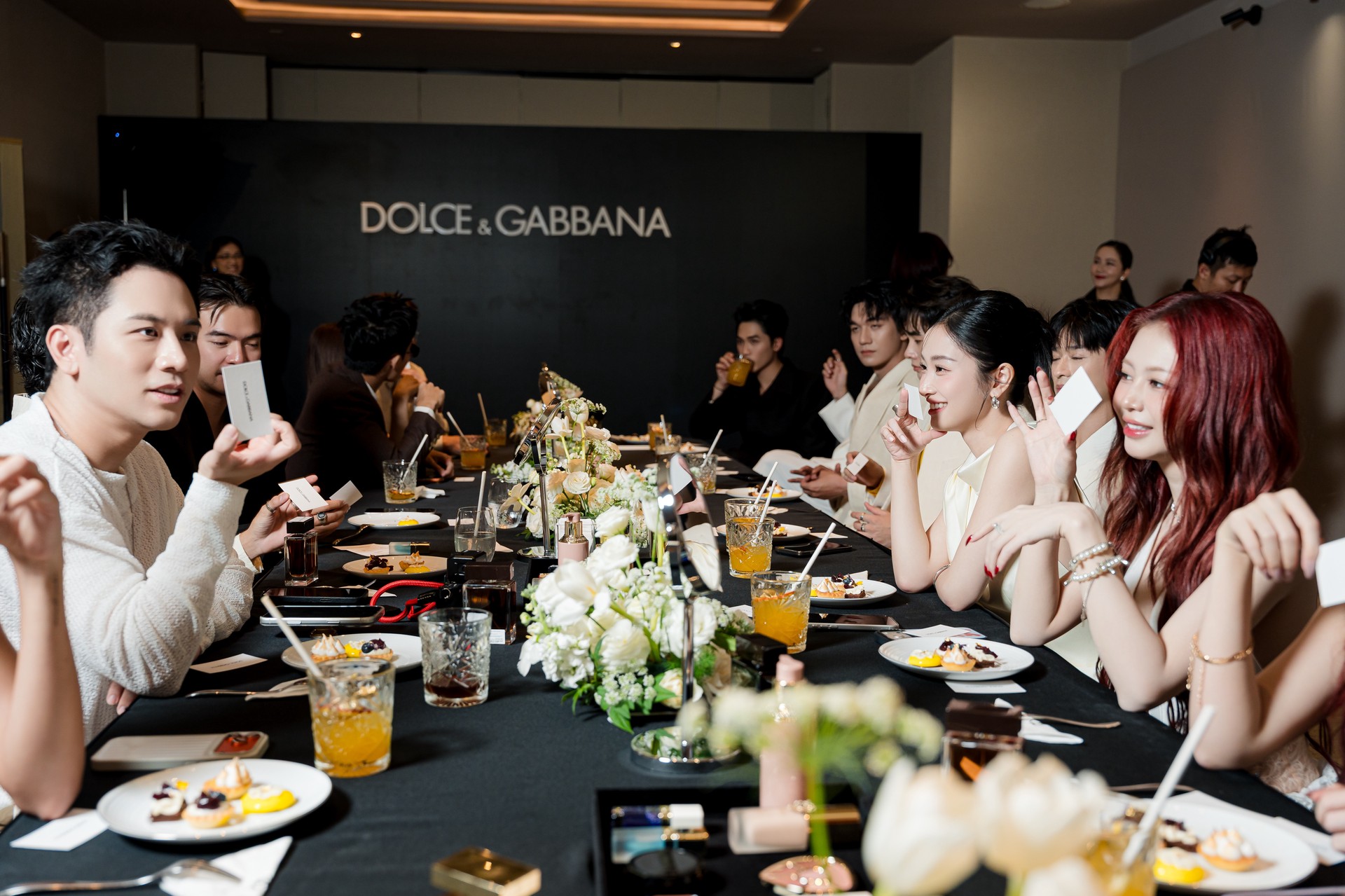 Hinh anh Dolce & Gabbana tiếp tục khẳng định vị thế với dòng nước hoa The One phiên bản mới 5