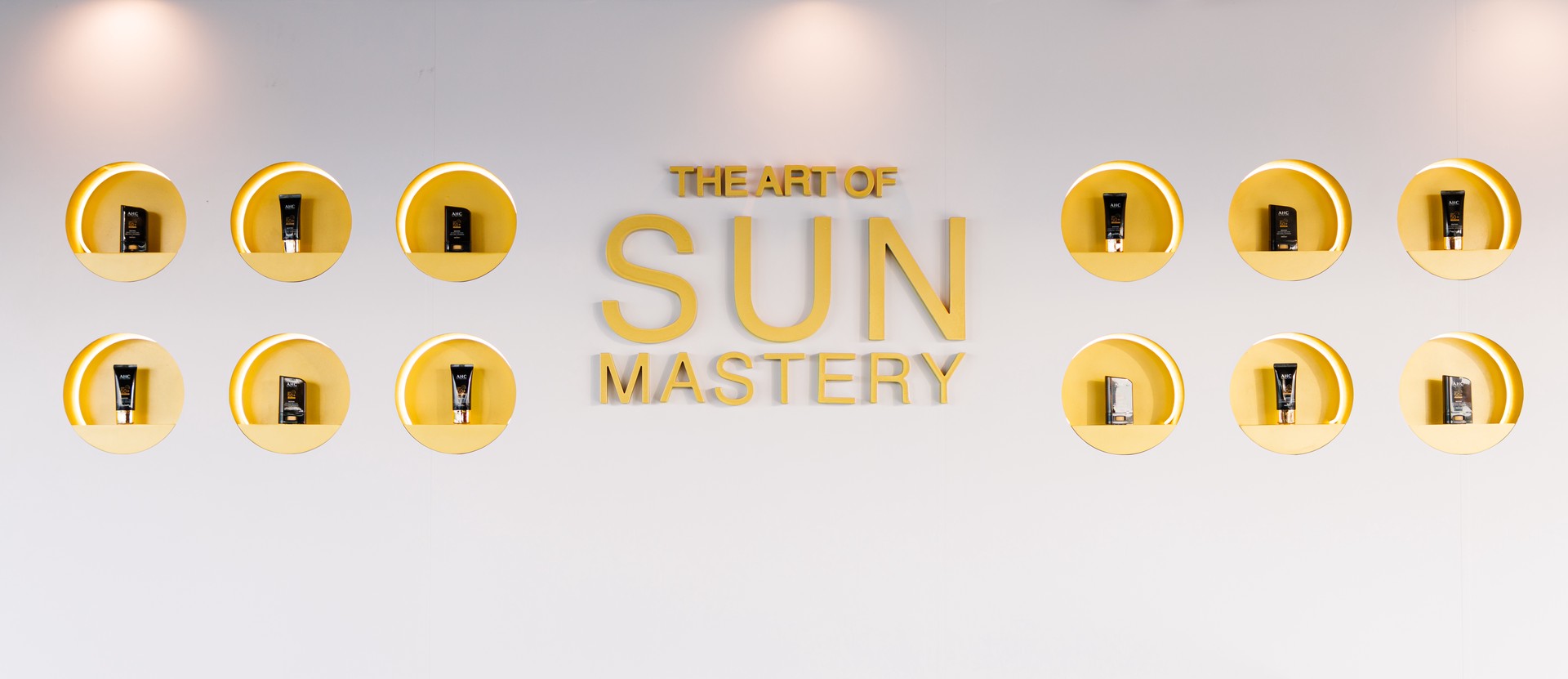 Hinh anh Marie Claire Privé x AHC: Chuyến du ngoạn mùa Hè bắt đầu từ chống nắng 1