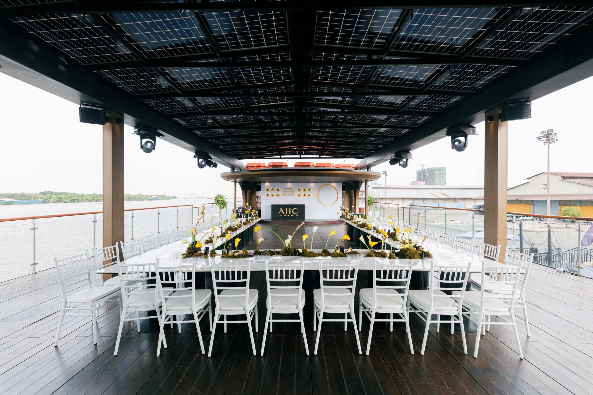 Hinh anh Marie Claire Privé x AHC: Chuyến du ngoạn mùa Hè bắt đầu từ chống nắng 2