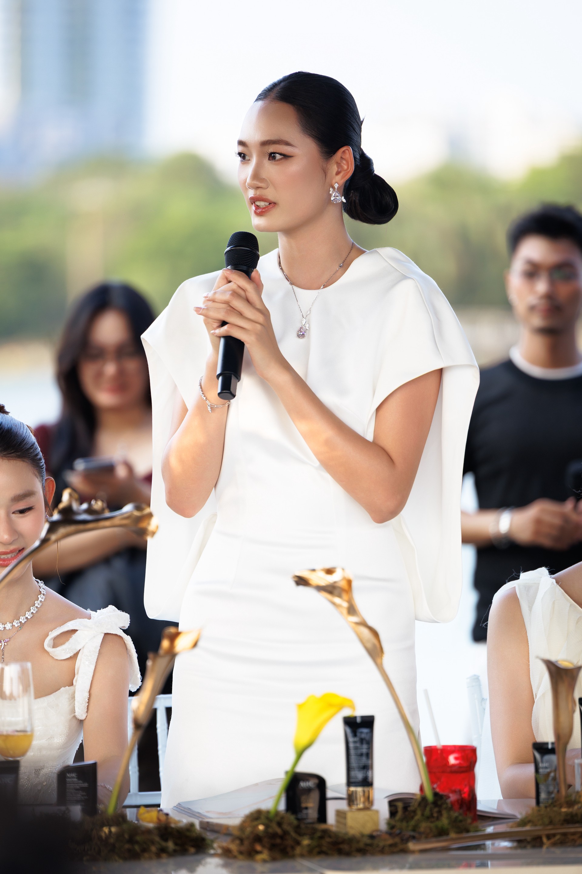 Hinh anh Marie Claire Privé x AHC: Chuyến du ngoạn mùa Hè bắt đầu từ chống nắng 11