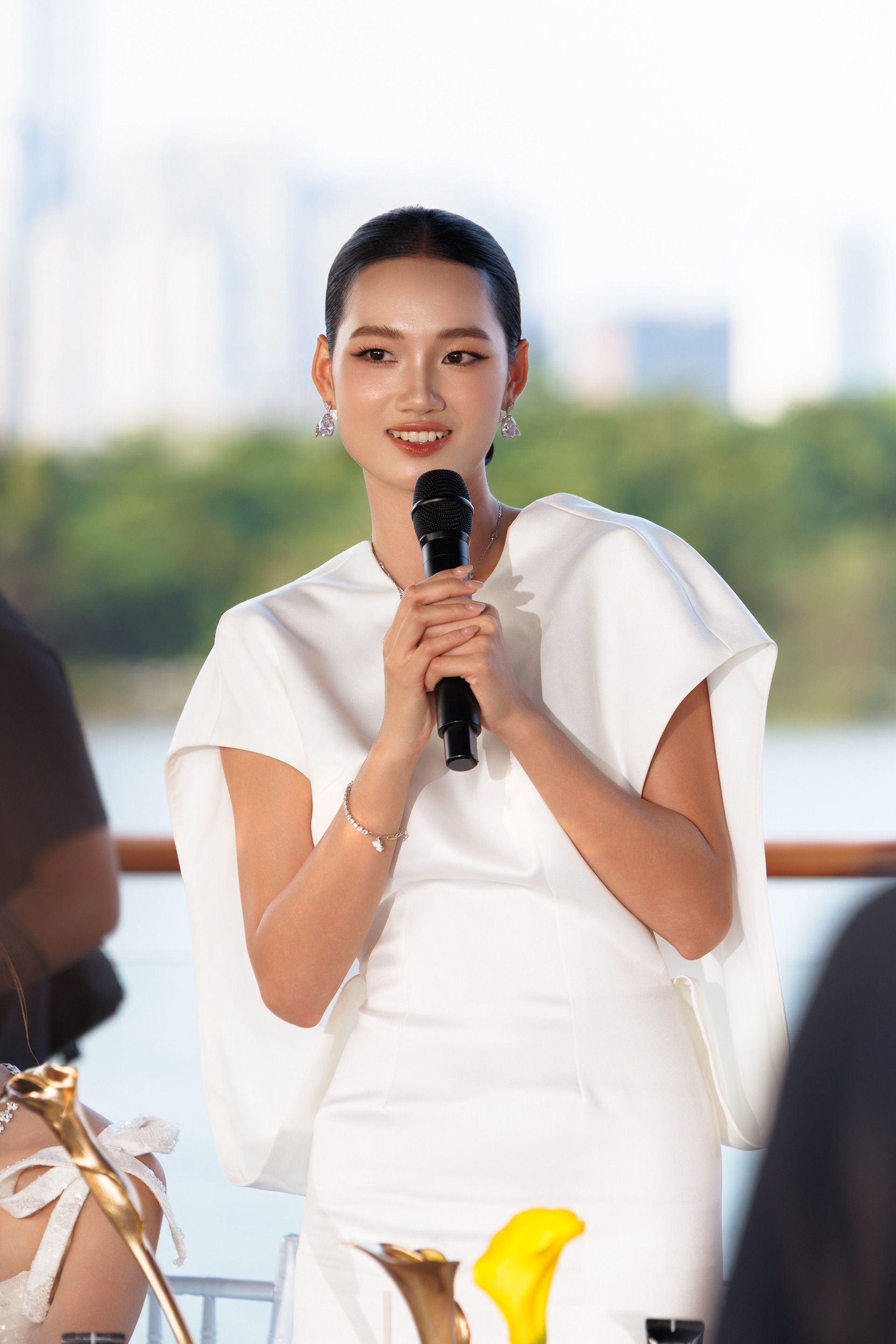 Hinh anh Marie Claire Privé x AHC: Chuyến du ngoạn mùa Hè bắt đầu từ chống nắng 10