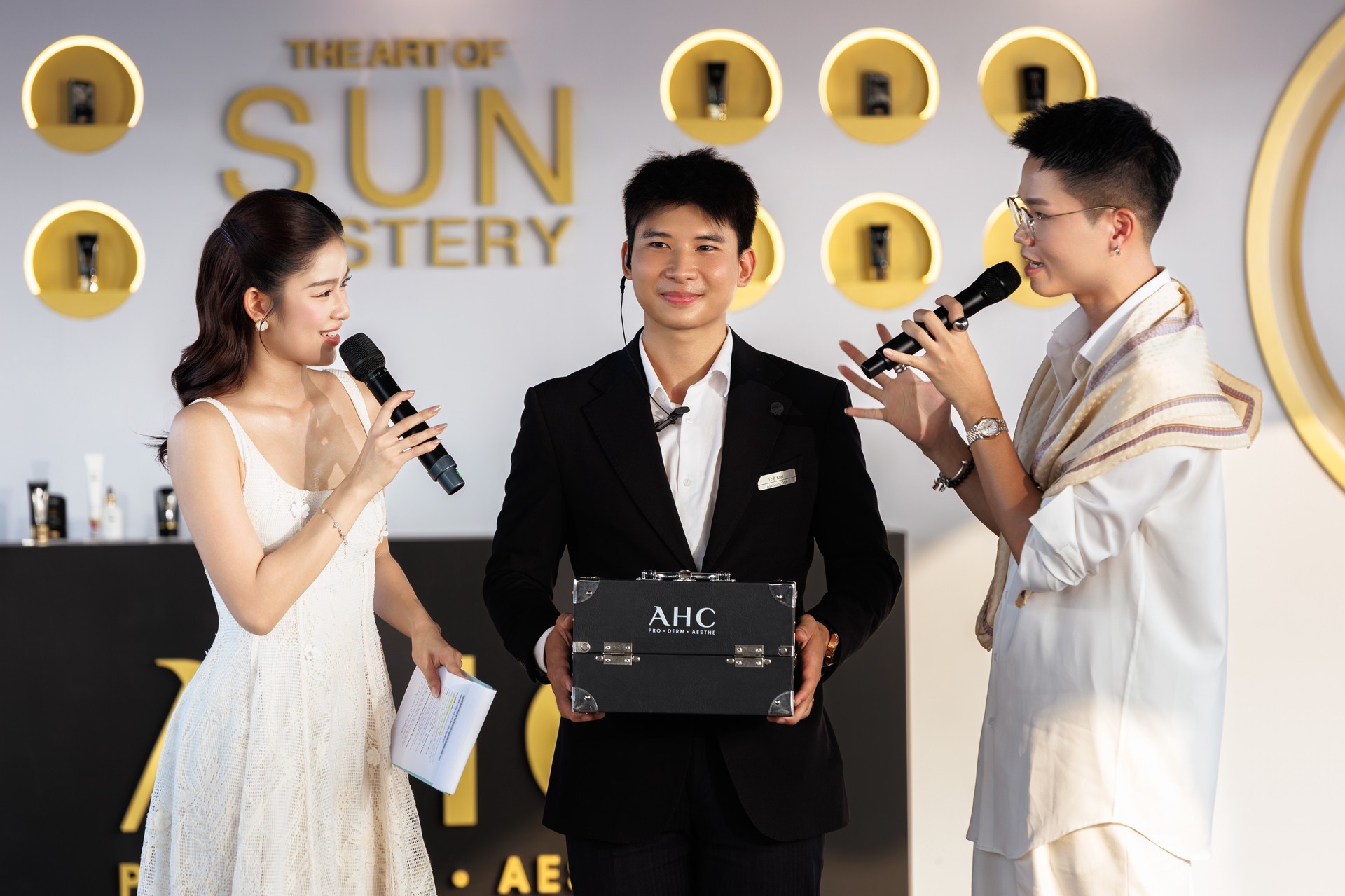 Hinh anh Marie Claire Privé x AHC: Chuyến du ngoạn mùa Hè bắt đầu từ chống nắng 13