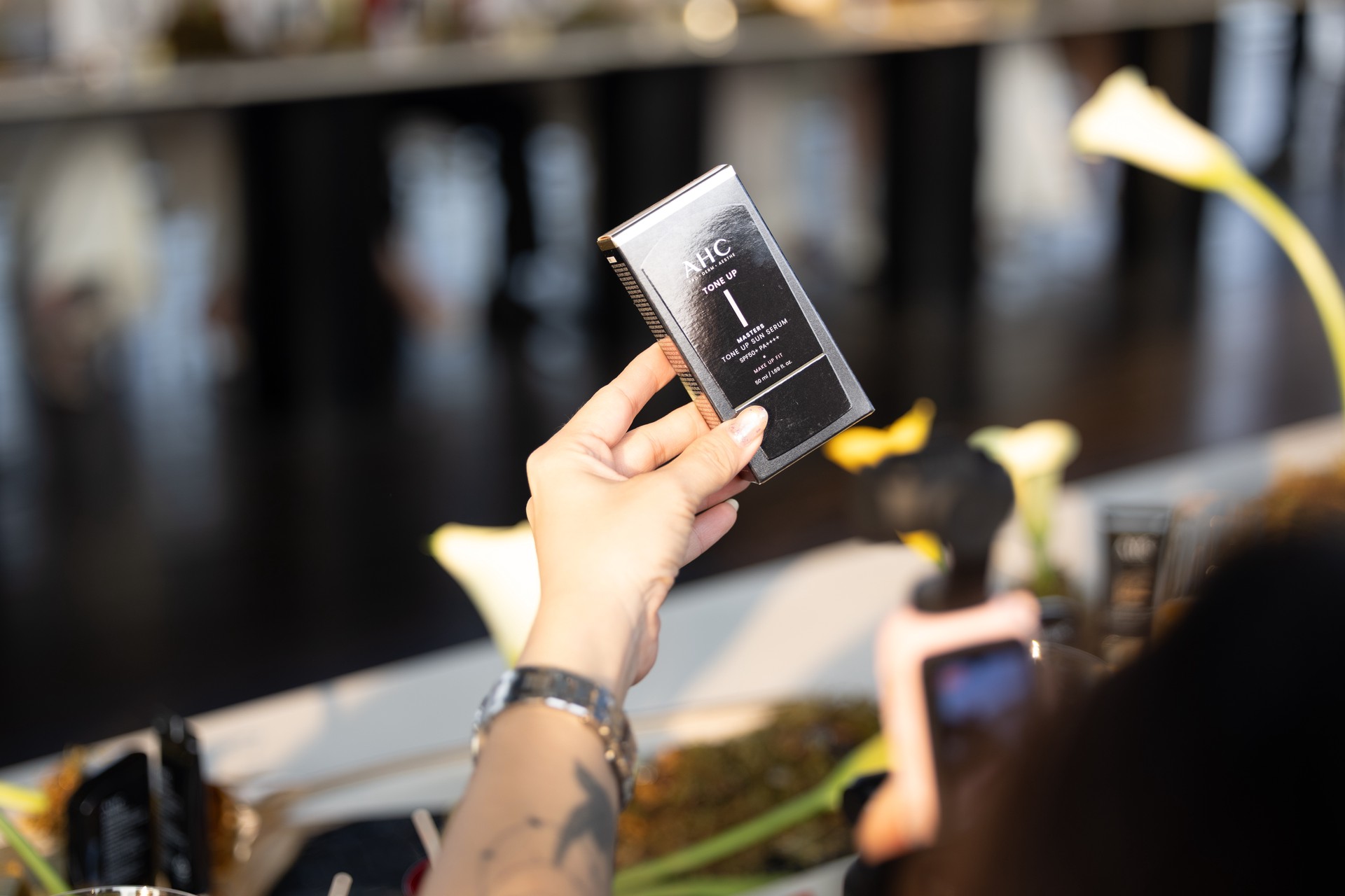 Hinh anh Marie Claire Privé x AHC: Chuyến du ngoạn mùa Hè bắt đầu từ chống nắng 14