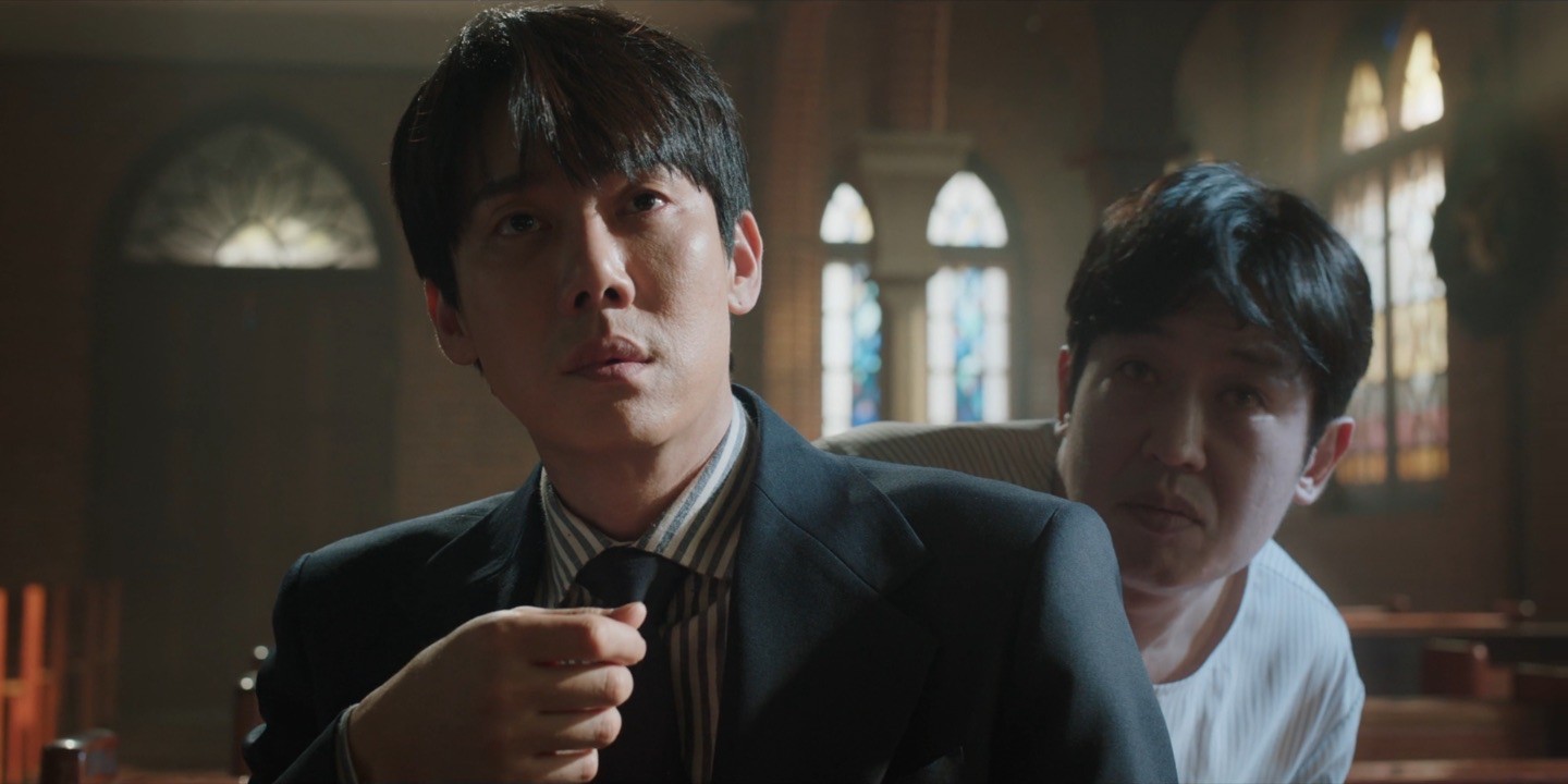 Hinh anh “Luật sư bóng ma”: Yoo Yeon Seok "lột xác" trong phiên tòa tâm linh 1