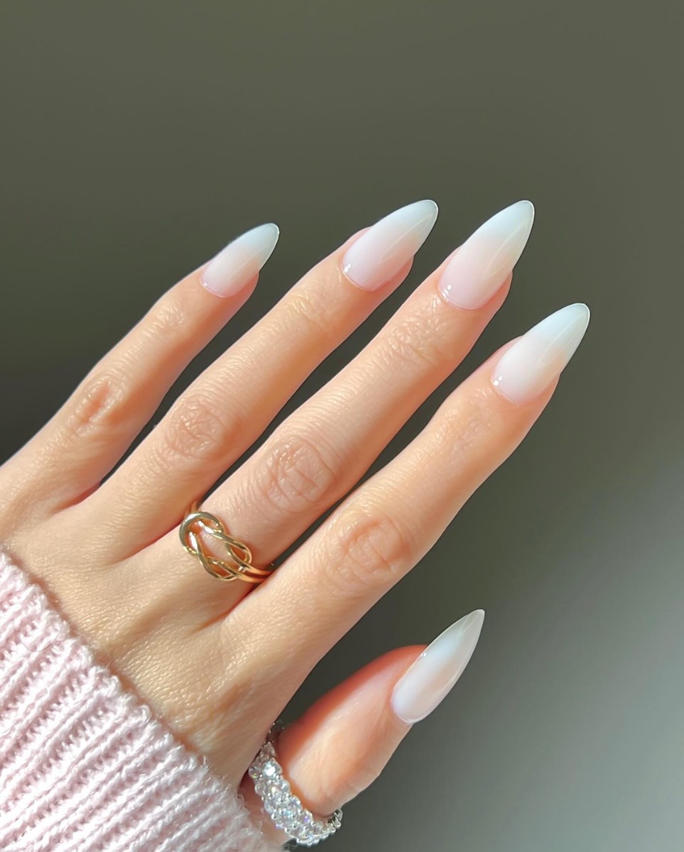 Hinh anh 5 màu nail thanh lịch kiểu Pháp cho mùa Hè 2026 6