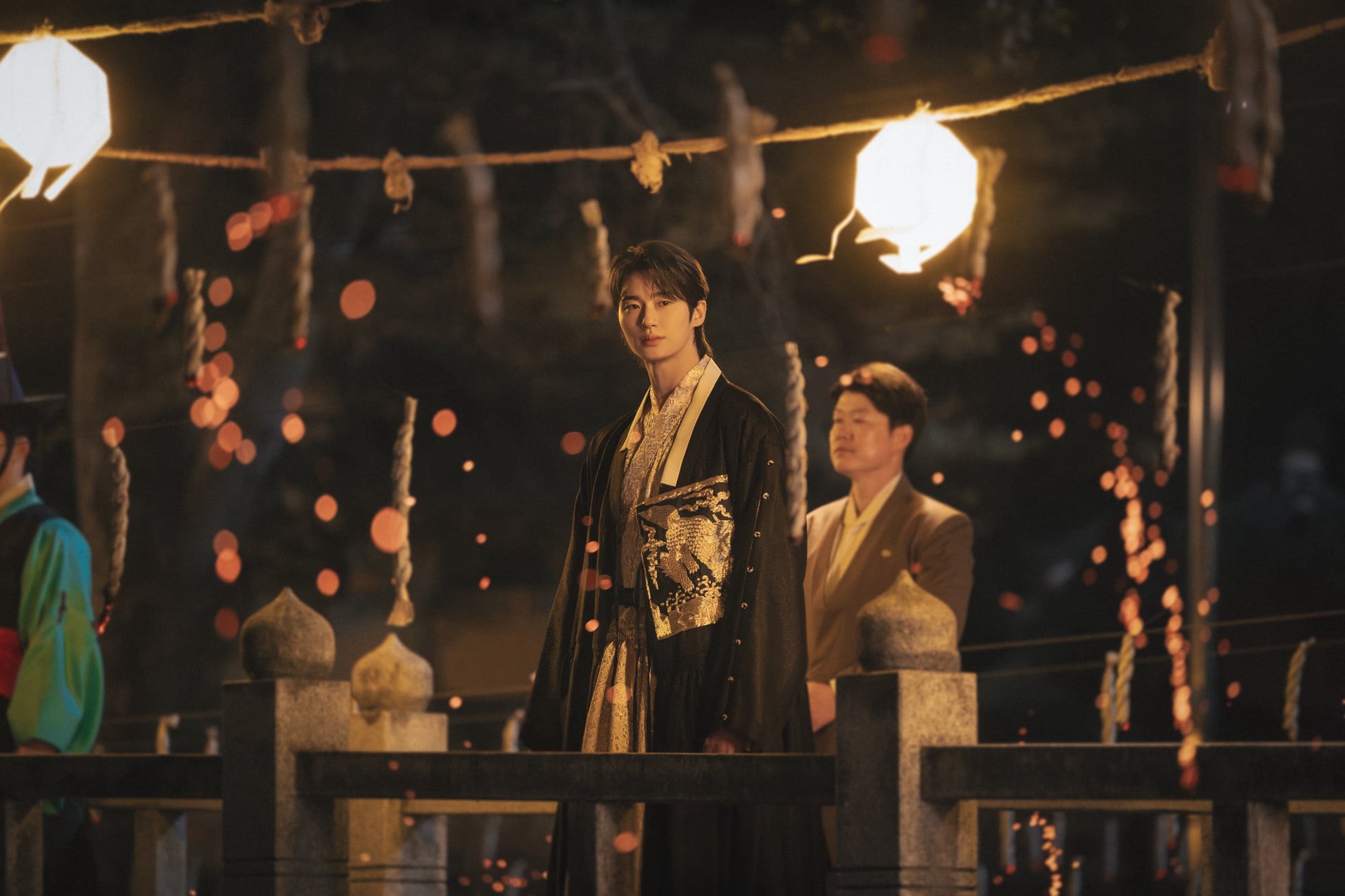 Hinh anh  “Perfect Crown”: IU tỏa sáng nhưng kịch bản chưa hoàn hảo 3