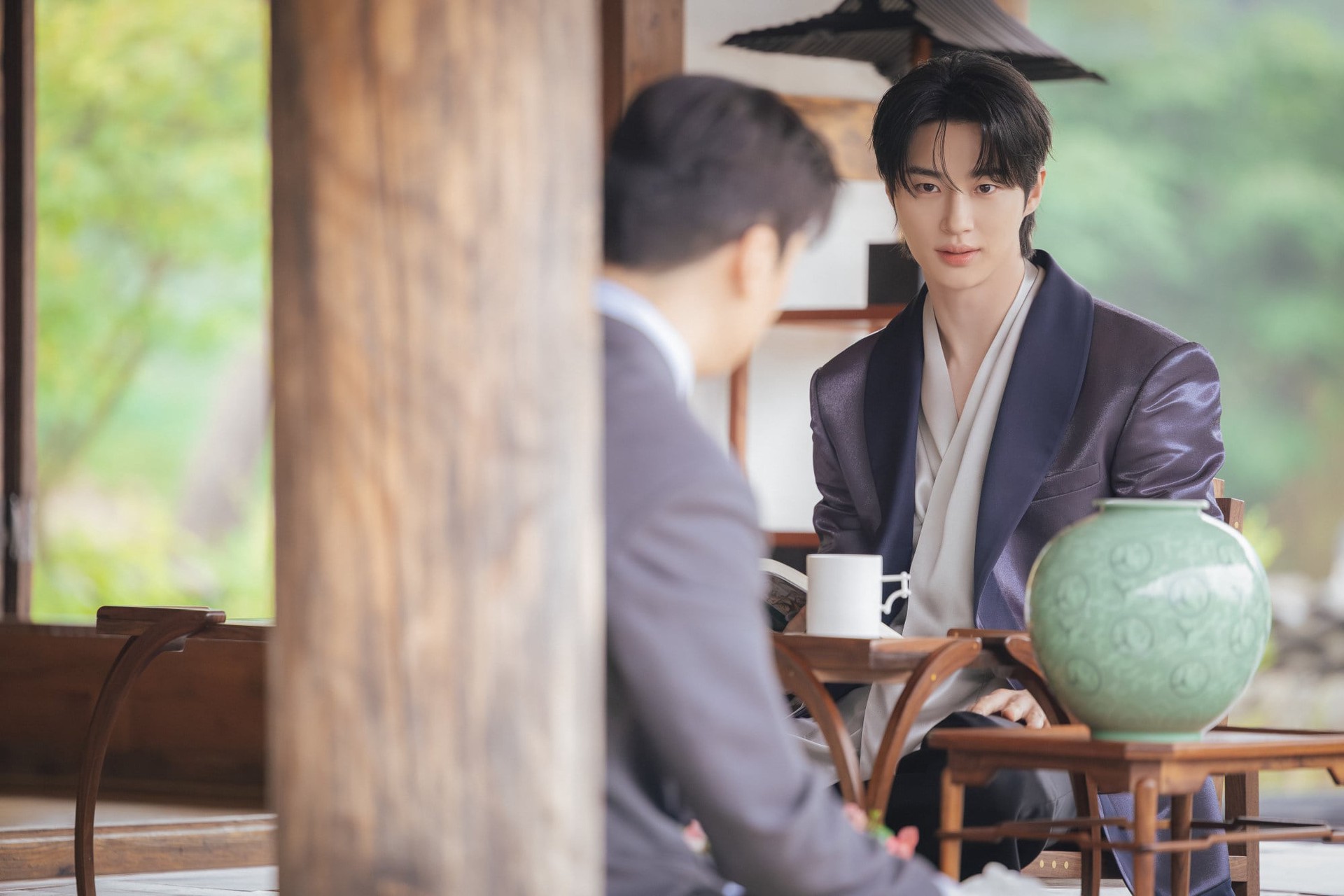 Hinh anh  “Perfect Crown”: IU tỏa sáng nhưng kịch bản chưa hoàn hảo 4