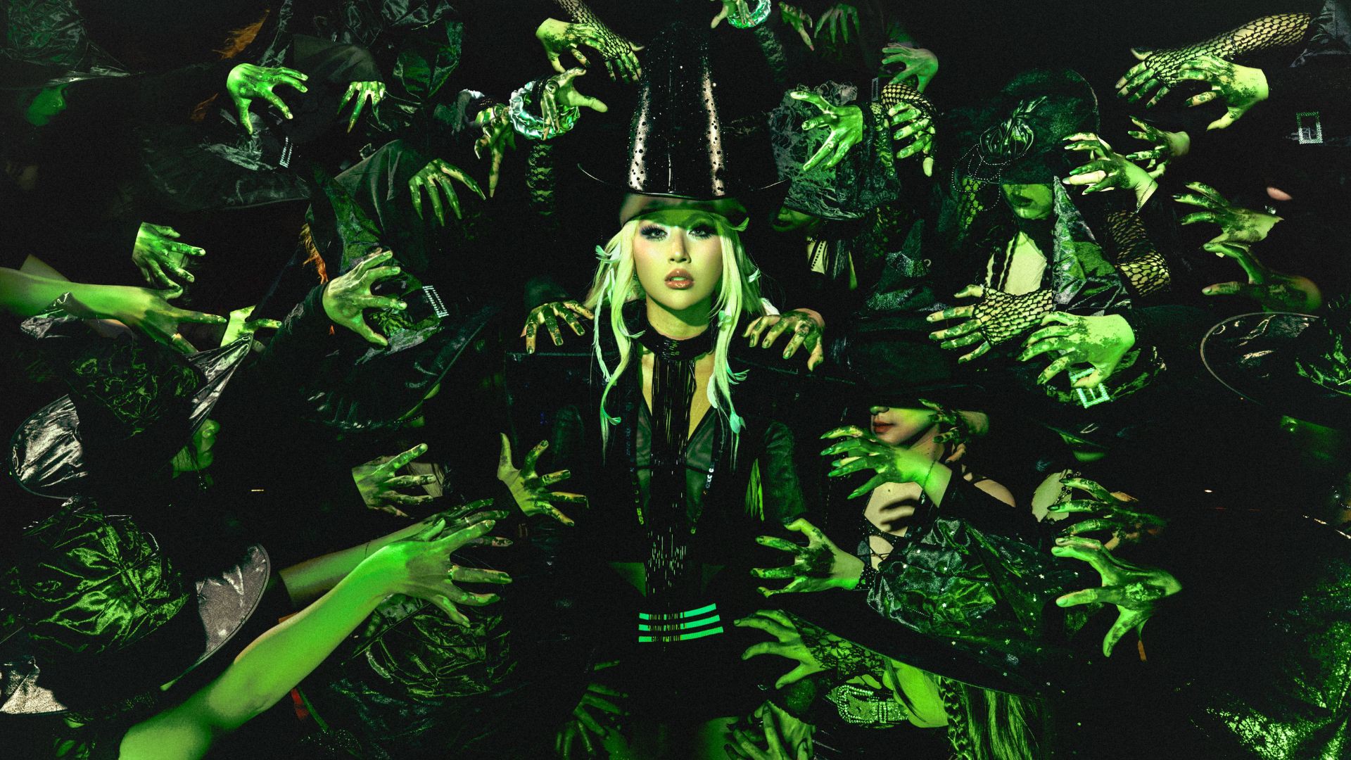 Green Light: "Sắc xanh" mê hoặc từ Quỳnh Anh Shyn