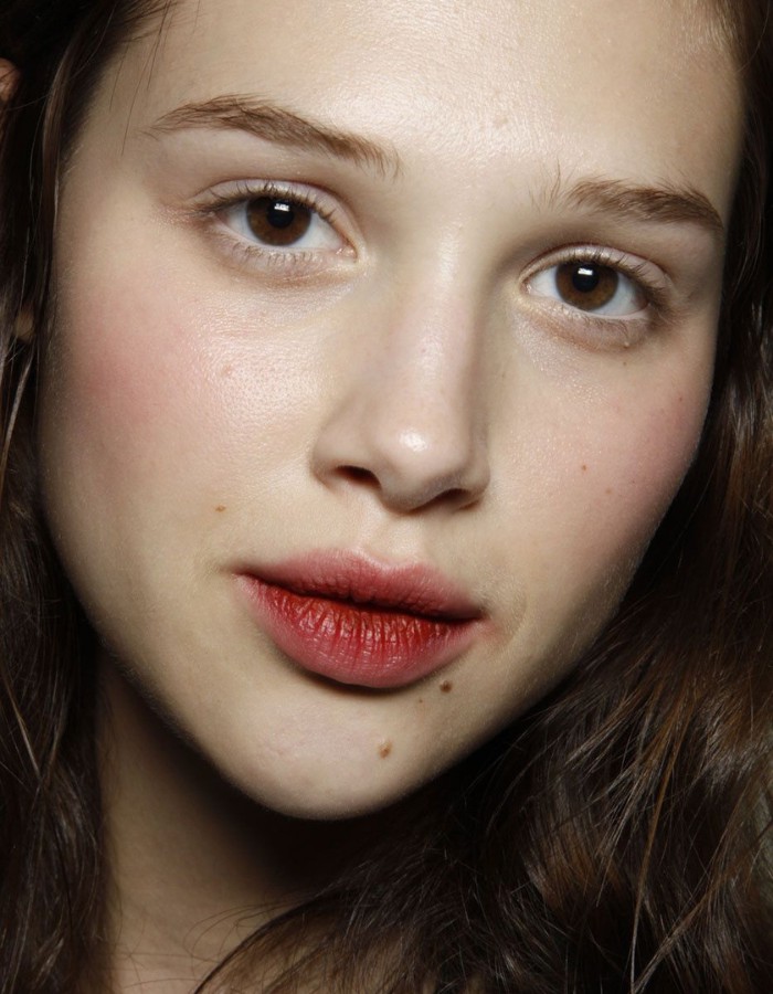 Hinh anh Chào Hè với 6 xu hướng trang điểm đậm tính nghệ thuật 2