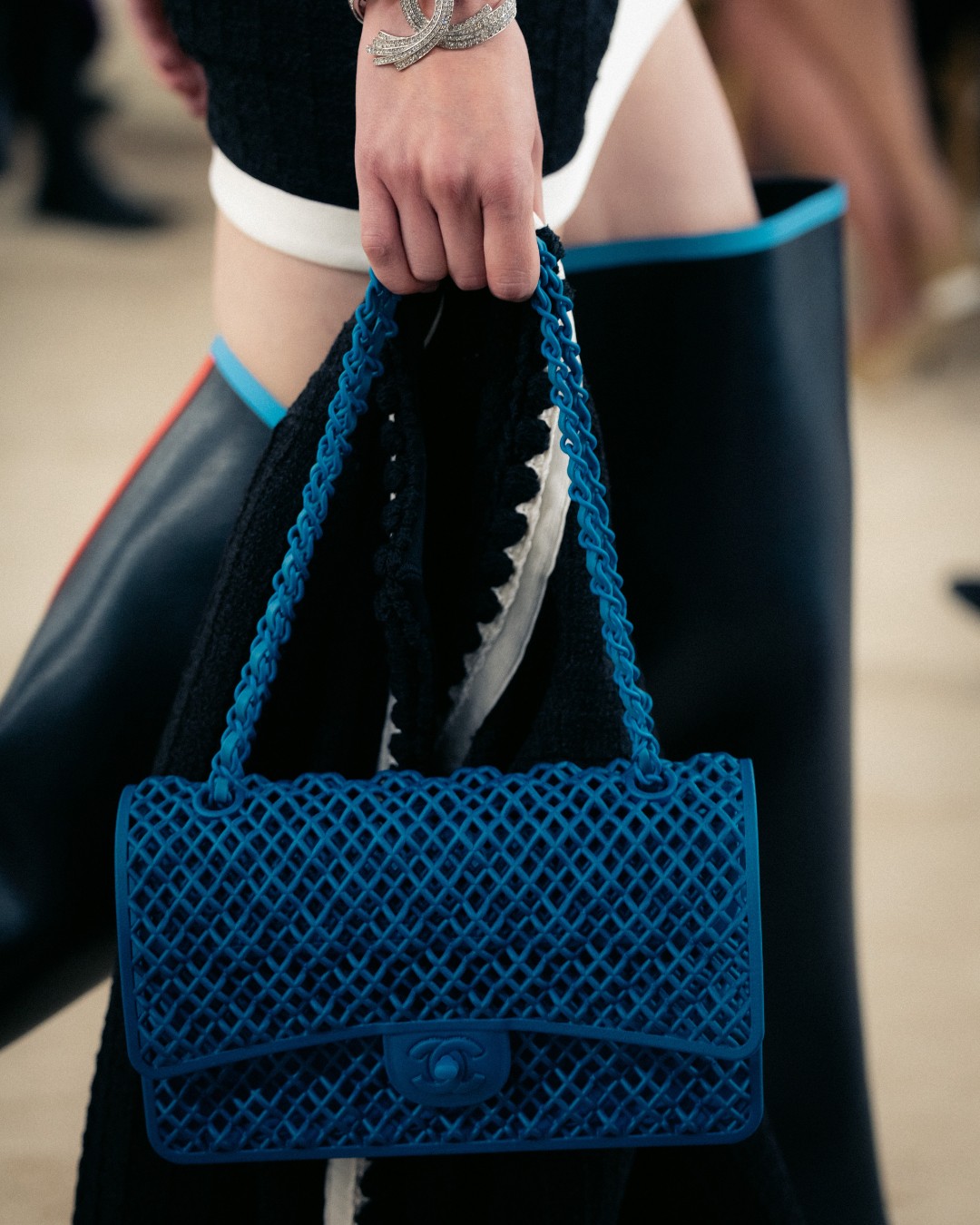 Hinh anh Những món phụ kiện được cả thế giới bàn tán tại CHANEL Cruise 2026/27 13