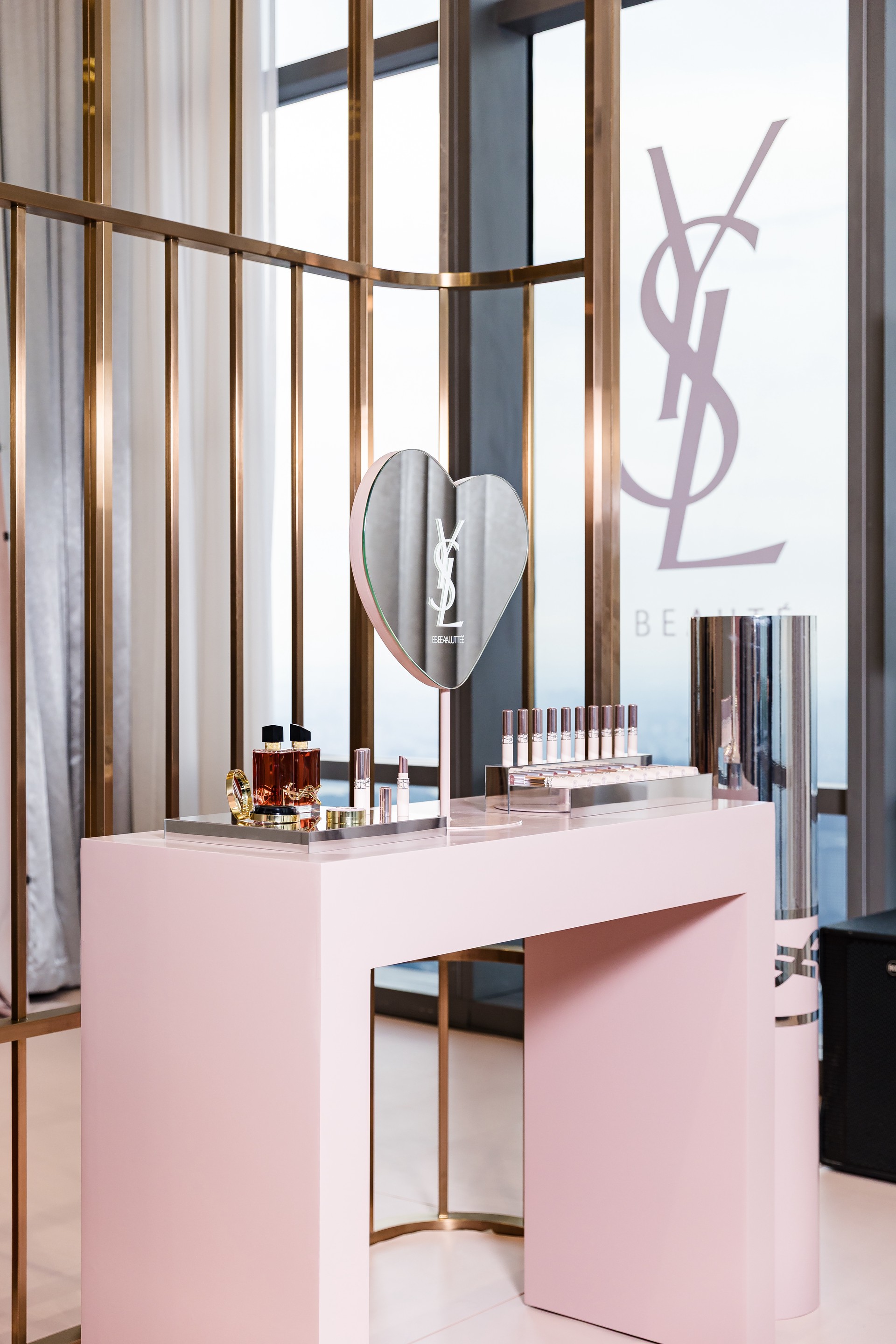 Hinh anh YSL Beauty mở ra chương mới cùng son voan mịn mờ YSL LOVENUDE 3