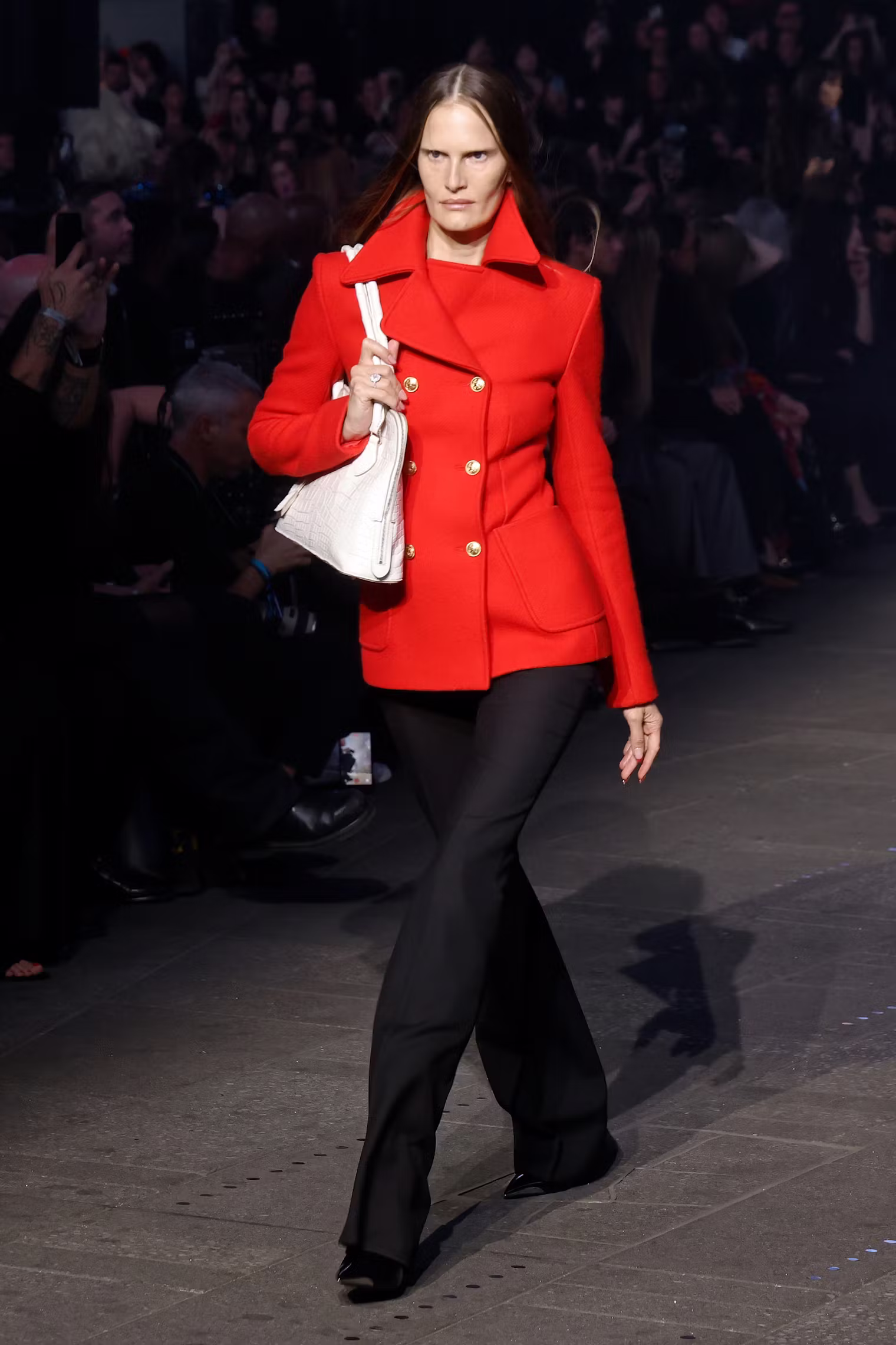 Hinh anh Tôi muốn làm điều tưởng như bất khả thi và đặt Gucci vào chính trung tâm của đô thị này. 14