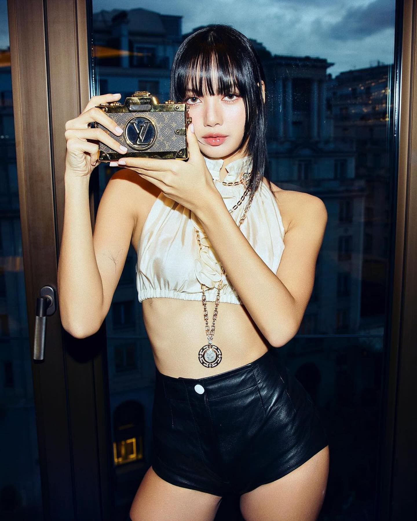 Hinh anh Lisa của BLACKPINK làm nên lịch sử tại Met Gala 2026 8