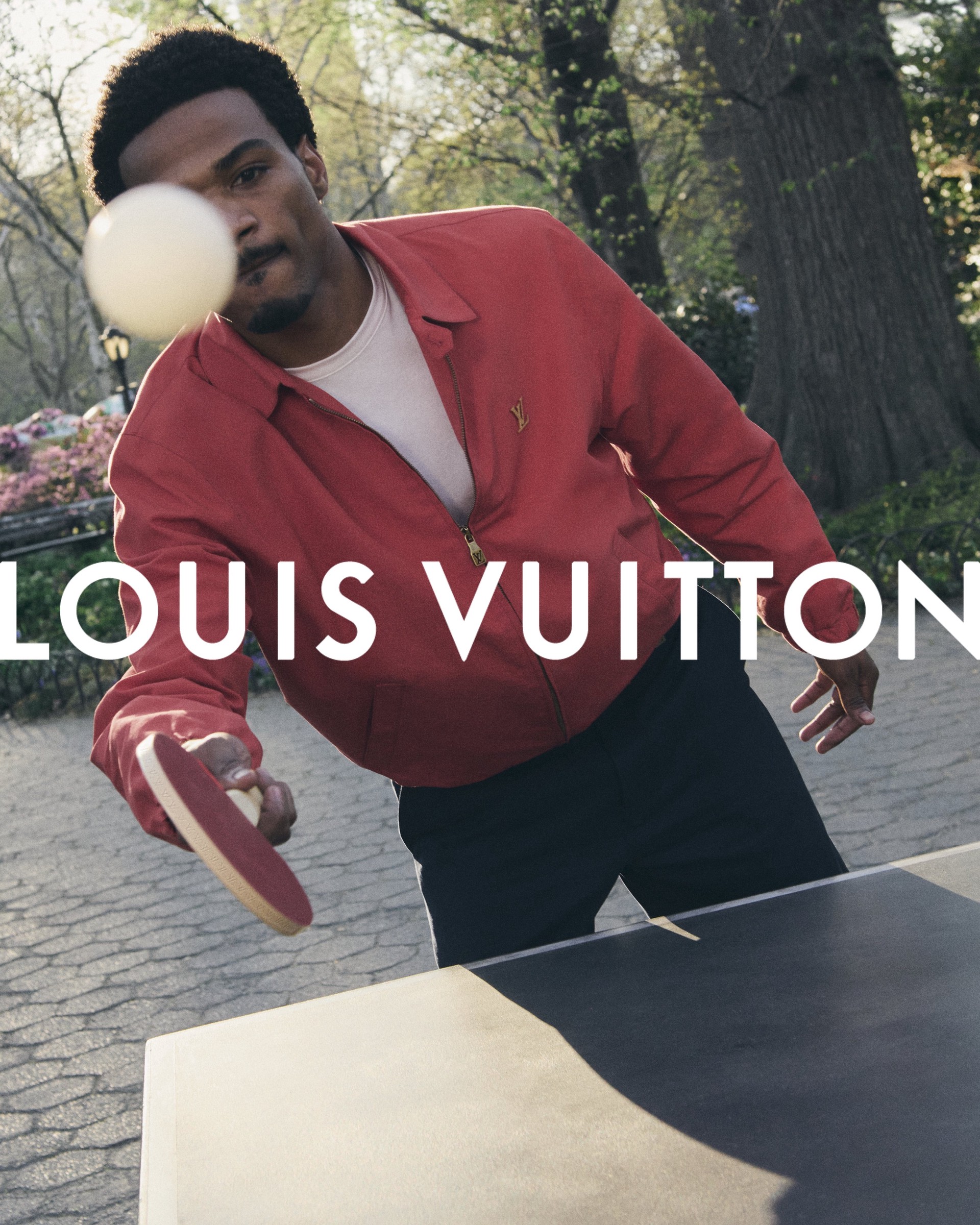 Hinh anh Tyshawn Jones bước vào ‘nhịp sống New York’ của Louis Vuitton 2
