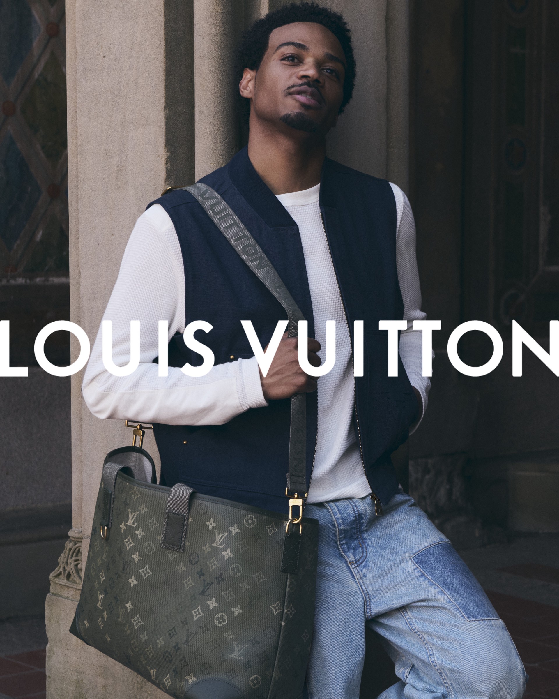 Hinh anh Tyshawn Jones bước vào ‘nhịp sống New York’ của Louis Vuitton 3