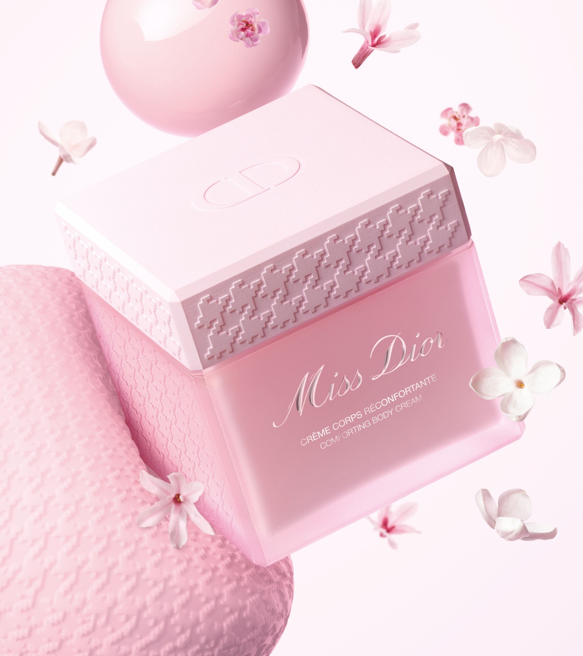 Hinh anh Miss Dior và nghi thức làm đẹp mới từ hoa hồng 4