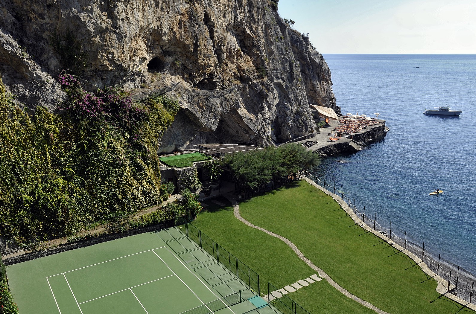 Hinh anh Hành trình qua những sân tennis biểu tượng của thế giới 1